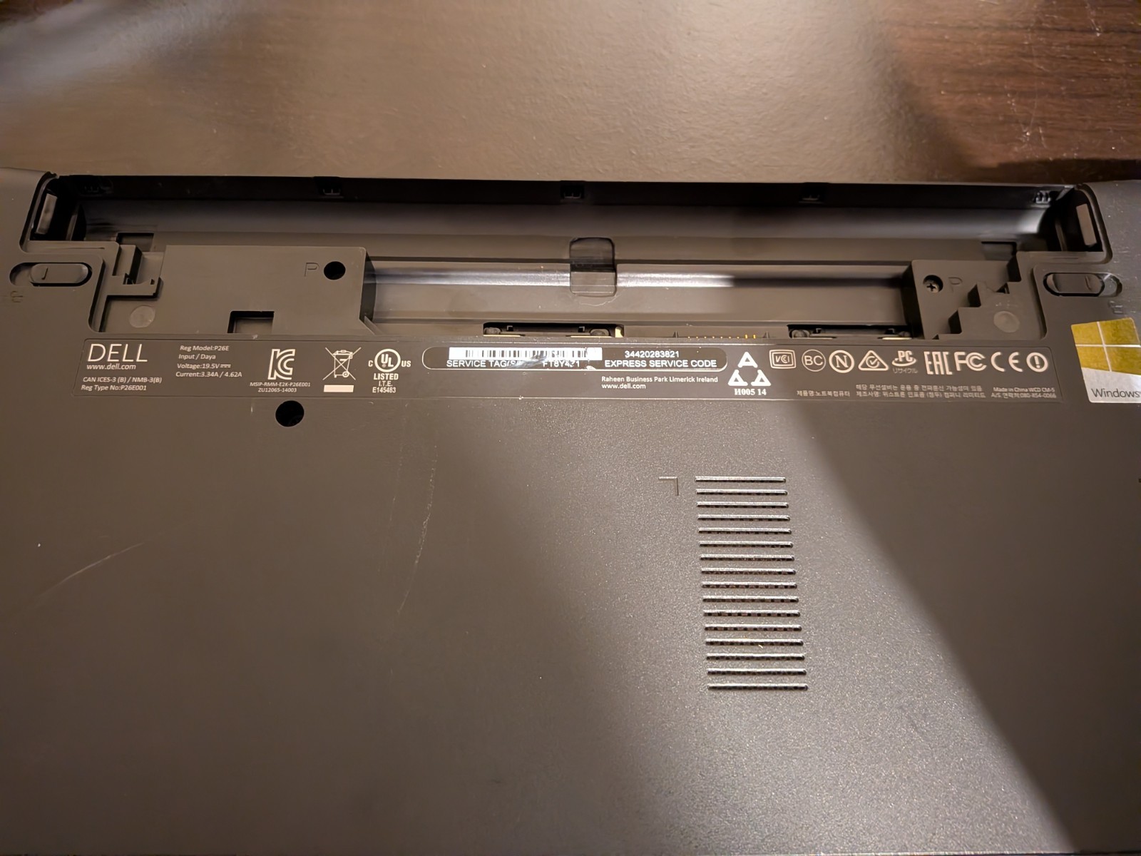 Dell Inspiron 17R 5748 Laptop (i3 4th Gen, 8GB DDR3L Ram, 250GB SSD, Linux Mint)