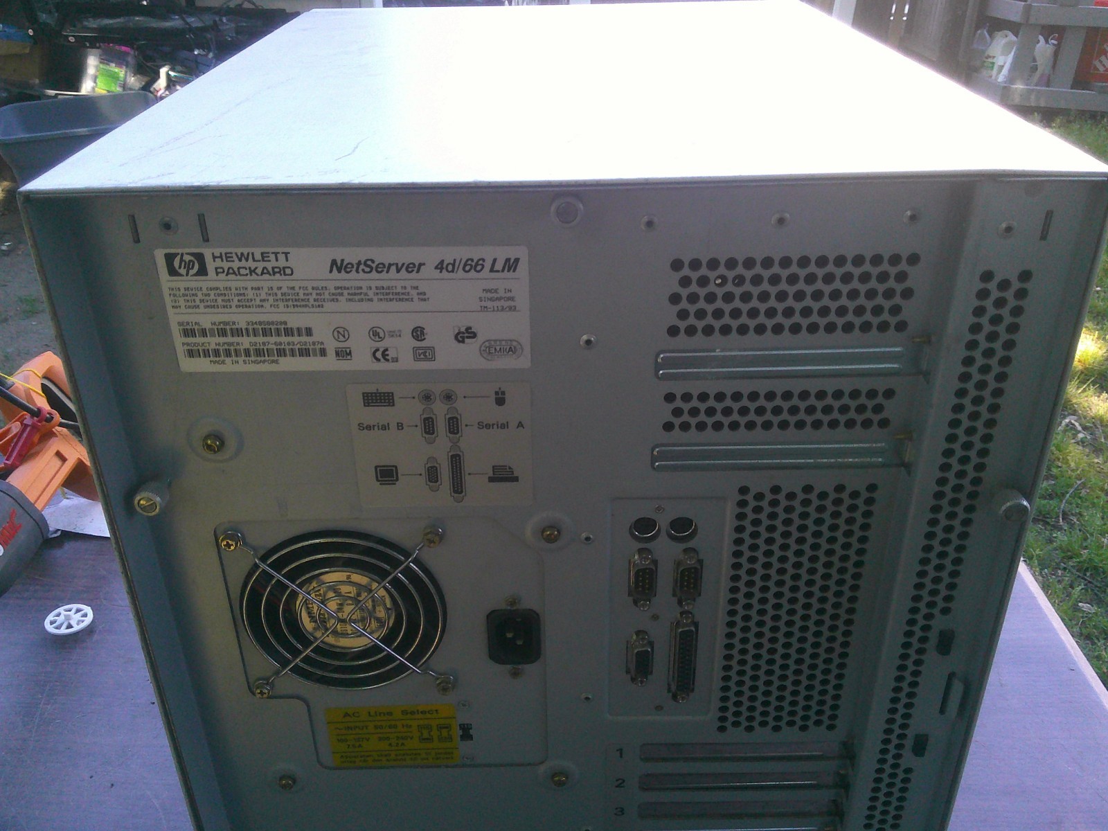 HP D2187 Netserver 4d/66LM 486 66MHz Server with Drive