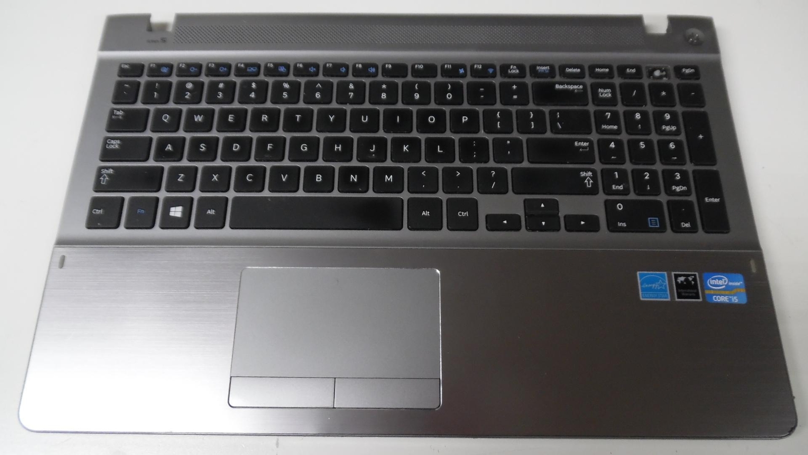HP EliteBook 8560W OEM Palmrest w/Touchpad & Keyboard – BA81-18733A