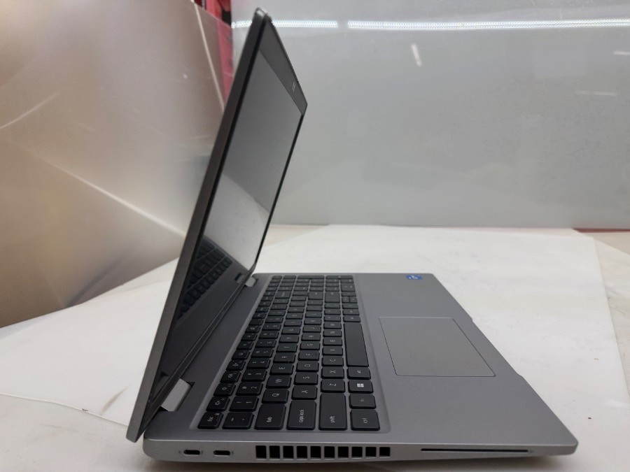 DELL LATITUDE 5520 i5-1145G7@2.60GHz 16GB RAM 256GB SSD NVMe W11P READ*