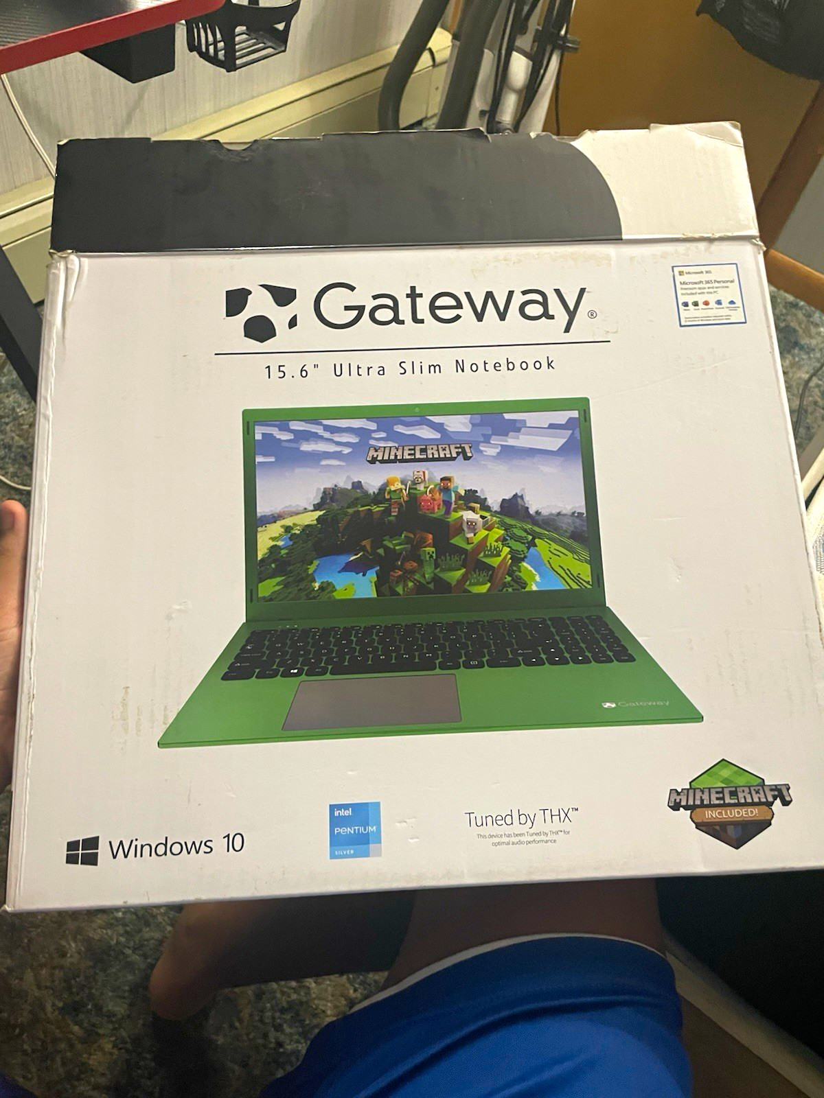 Gateway 15.6in Ultra Slim Notebook Green Pentium Silver 4GB 128GB eMMC W10