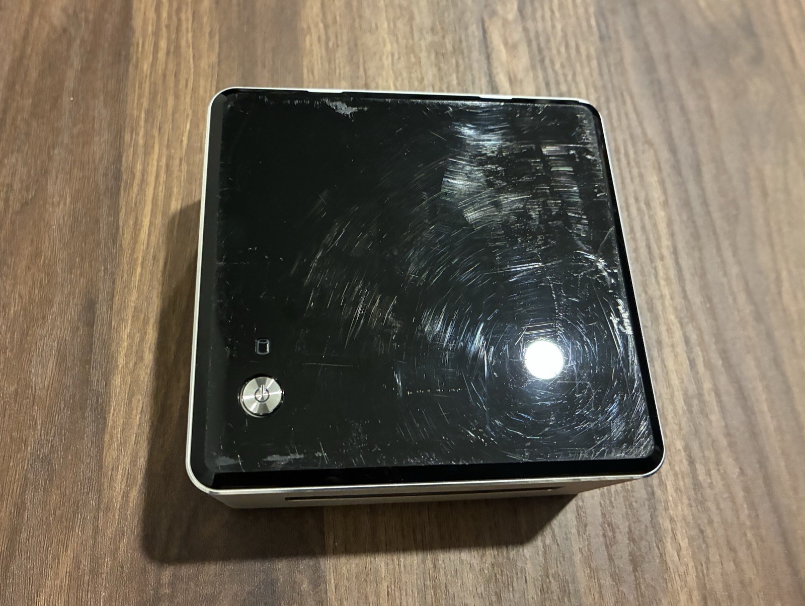 Intel NUC6i5SYH Barebones Mini PC – i5-6260U 1.80GHz CPU