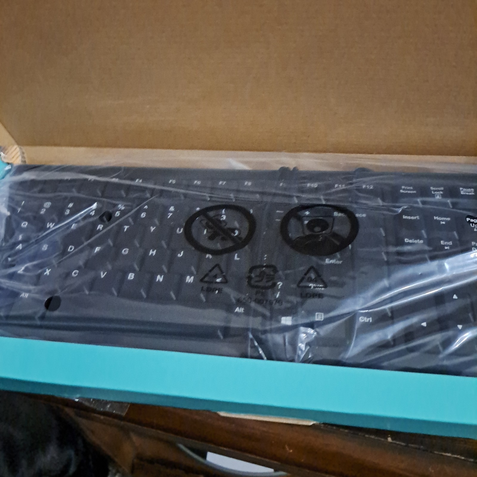 Logitech K120 USB Plug and Play USB Keyboard Laptop Desktop-NEW/in Box.