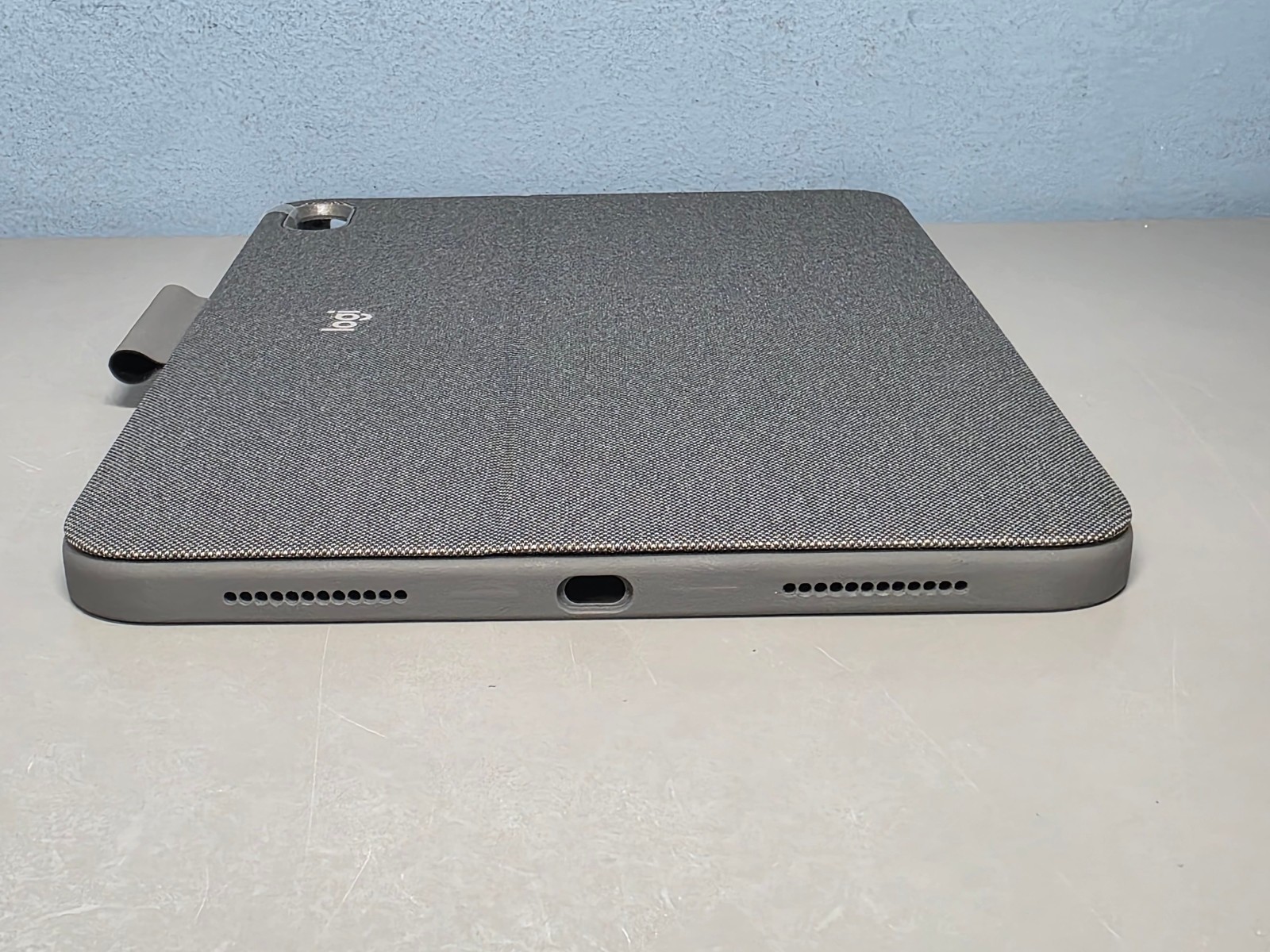 Logitech Combo Touch for iPad 10th Generation A16 Keyboard Folio w/ Touchpad New