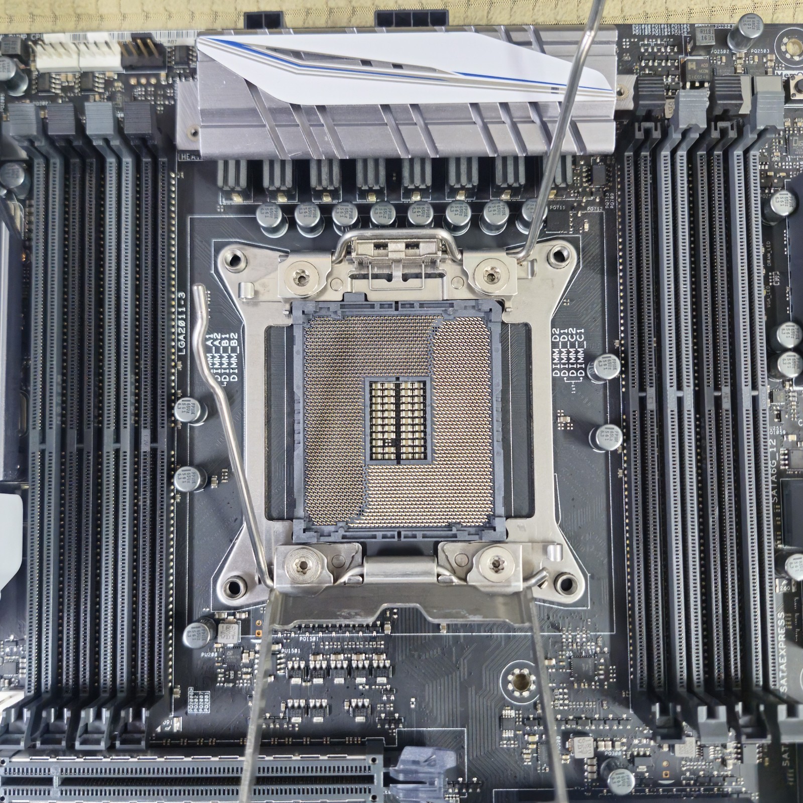 ASUS X99-A II + E5-2660V4 : LGA2011-3 X99 ATX DDR4 Supports ECC/REG RAM