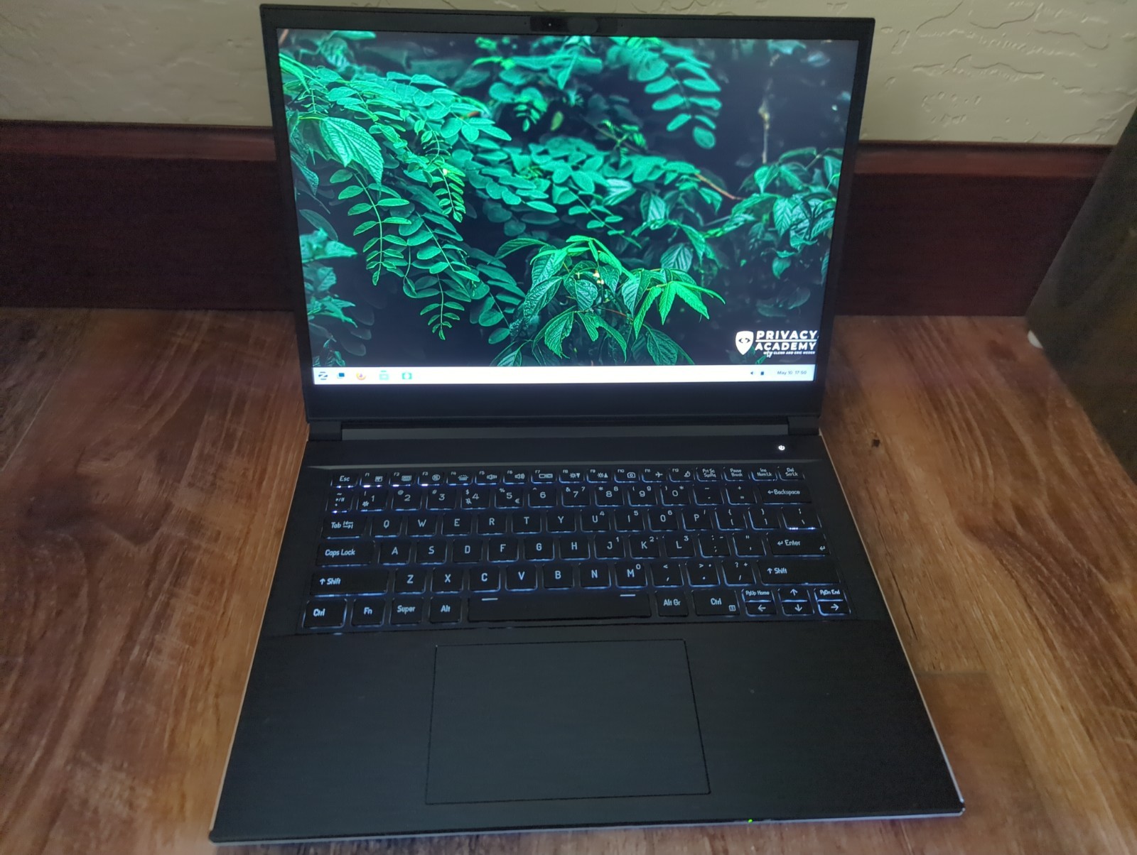 Privacy Academy 14” Laptop: CLEVO, Intel Ultra Core 5 CPU, 1TB SSD, 32GB RAM