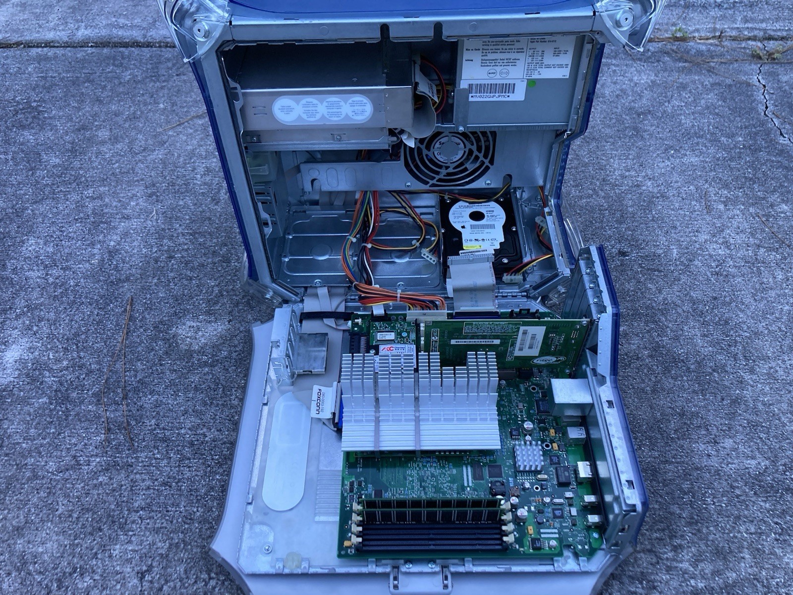 Power Mac G4 M5183 Dual 500 MHz, ATI Rage 128 Pro, Pro Keyboard M7803, OS X 10.2