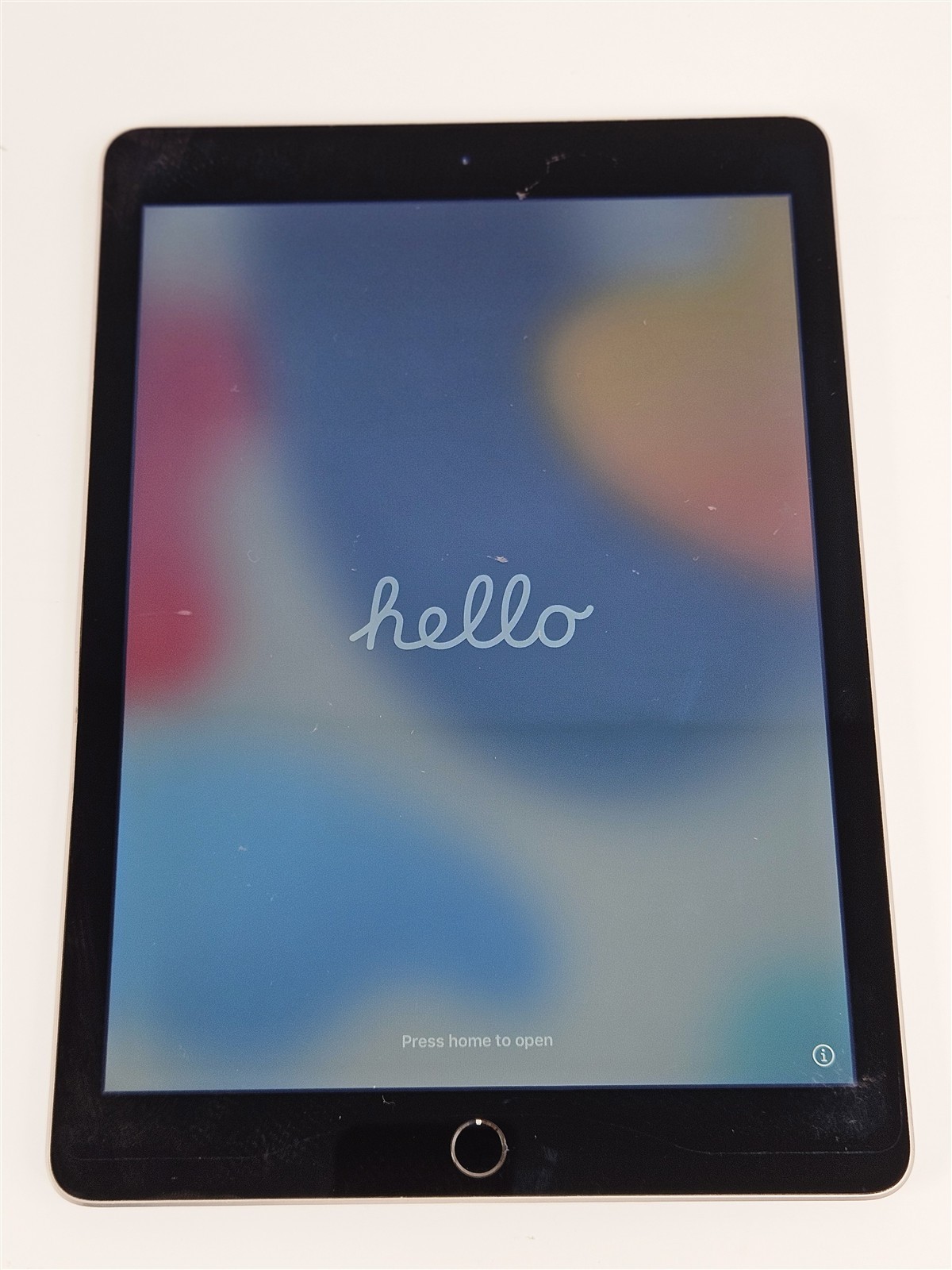 Apple iPad Air 2 9.7″ 32GB Wi-Fi Only A1566 Space Gray Tablet