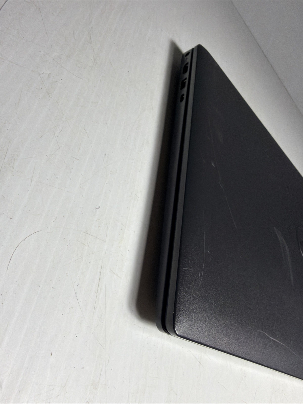 Dell Latitude 3520 15″ Laptop i5-1135G7 4gb Ram No Drives Boots Bios No P/S