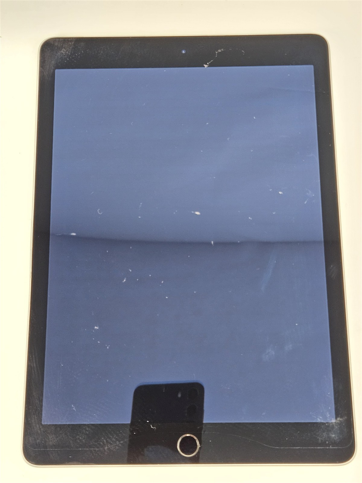 Apple iPad Air 2 9.7″ 32GB Wi-Fi Only A1566 Space Gray Tablet