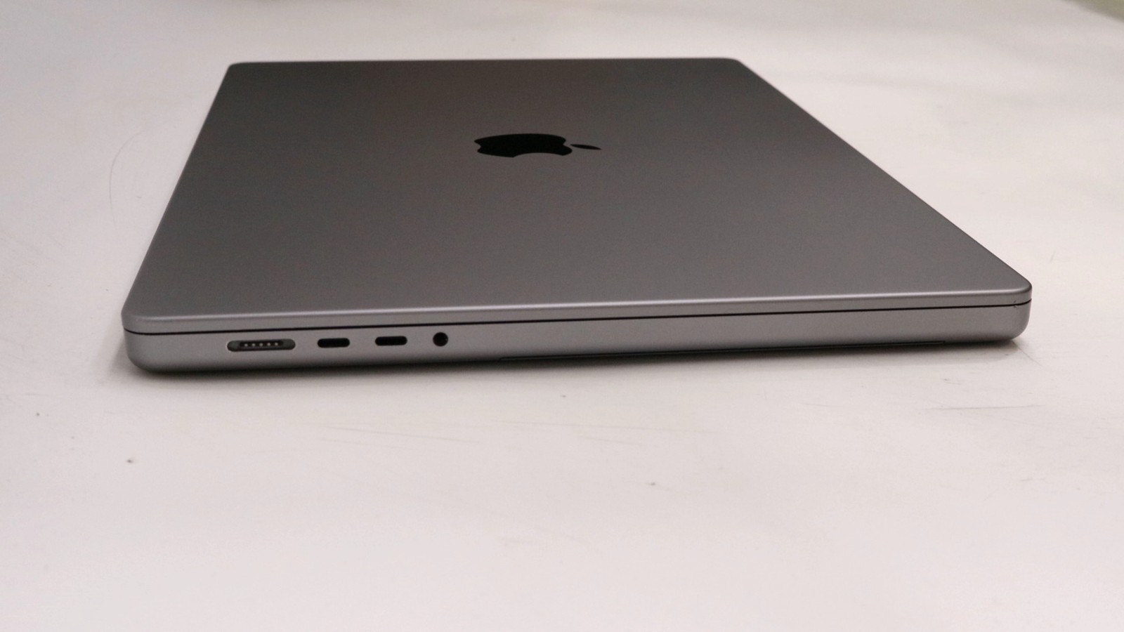 Apple Macbook Pro 16″ M1 Max 10-Core 32GB 512GB – Good