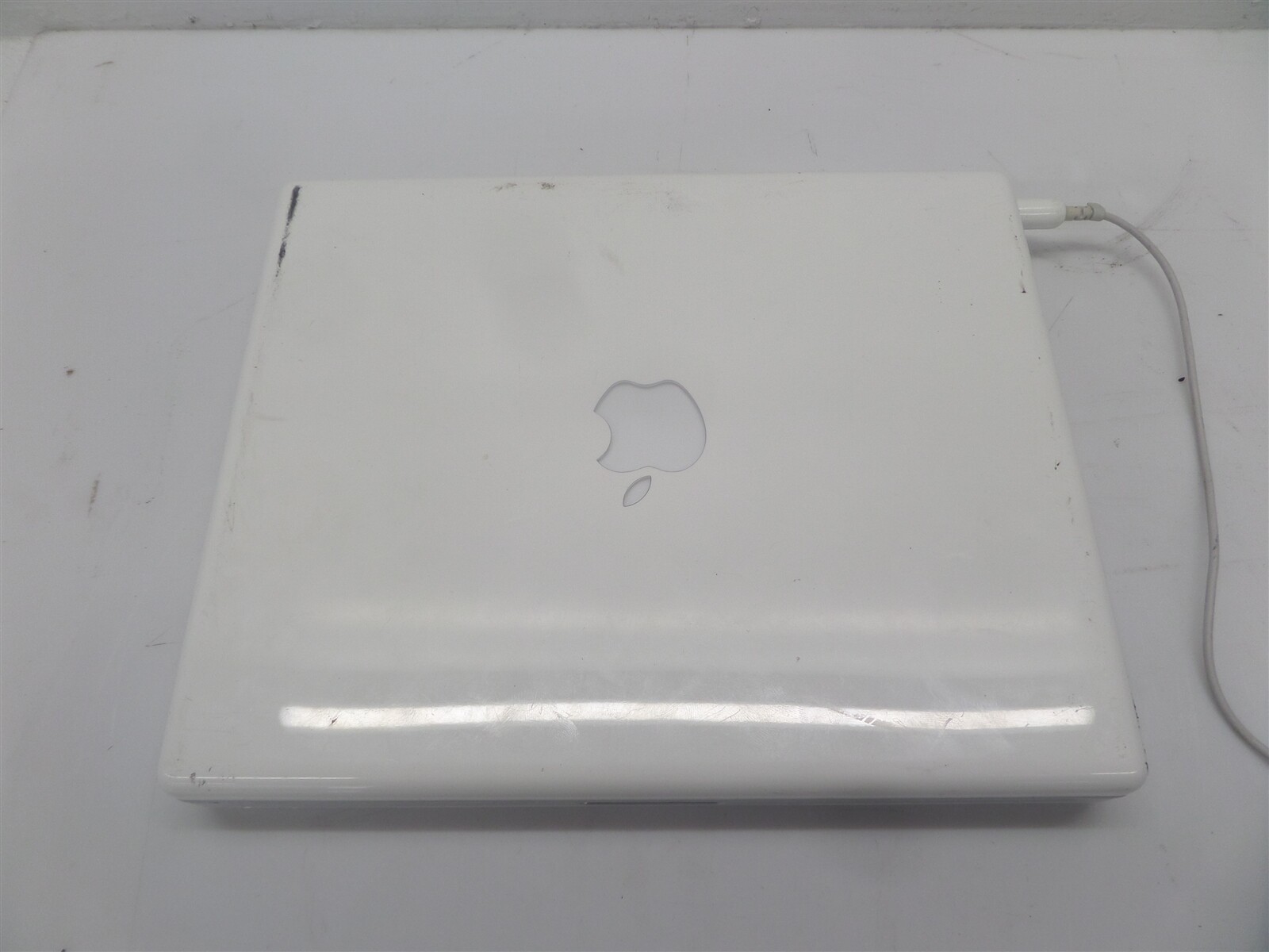 Apple iBook G4 12″ Laptop A1133 1.33GHz PowerPC 7447a CPU – No HDD