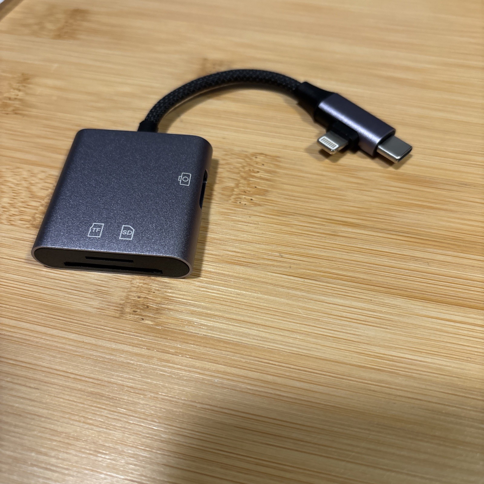 USB-c and Lighting to Tf Card Reader USB 3.0 and Micro SD Card Reader