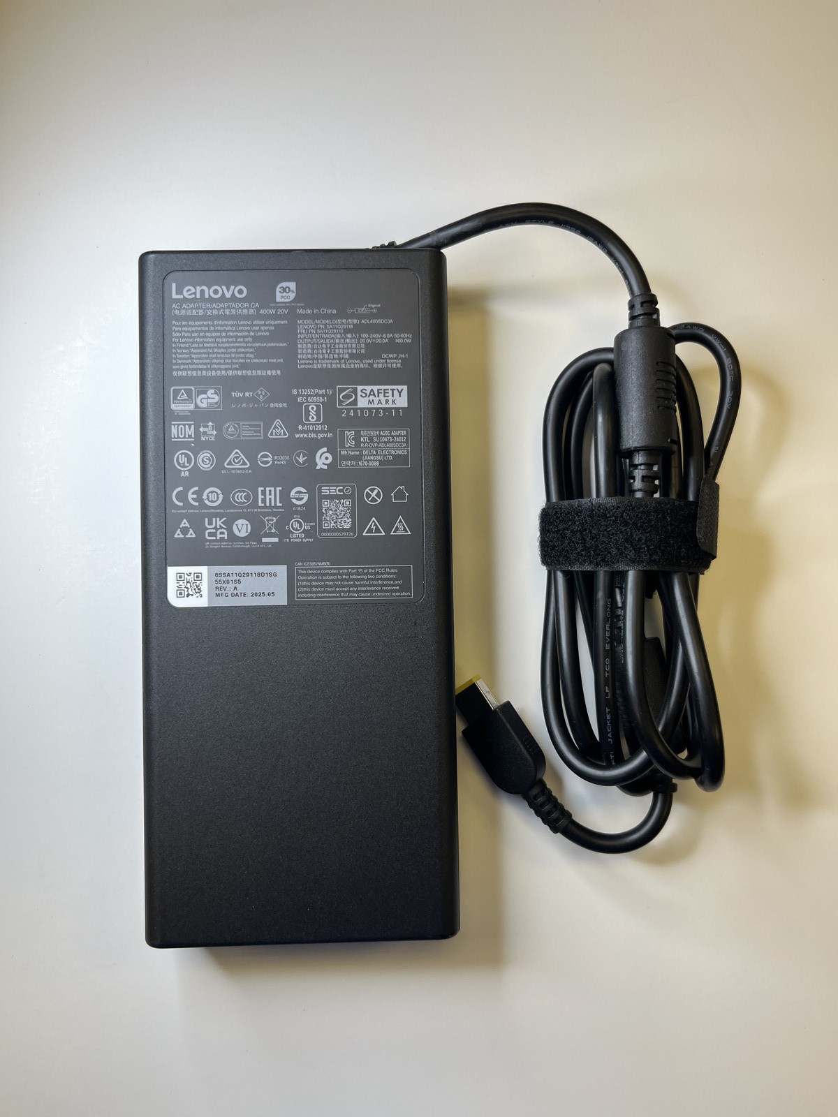 5A11Q29110 400W 3P WW DELTA Lenovo Legion Pro AC Adapter 20V 20A 400W GaN