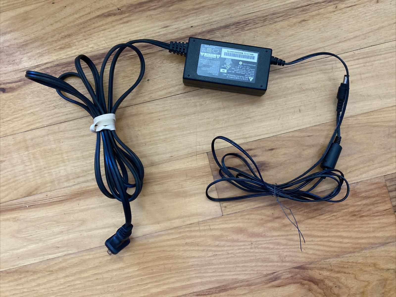 Delta Electronics DPSN-22CB A AC Adapter- Laptop 22W 12V 2-Prong Motorola/ Used