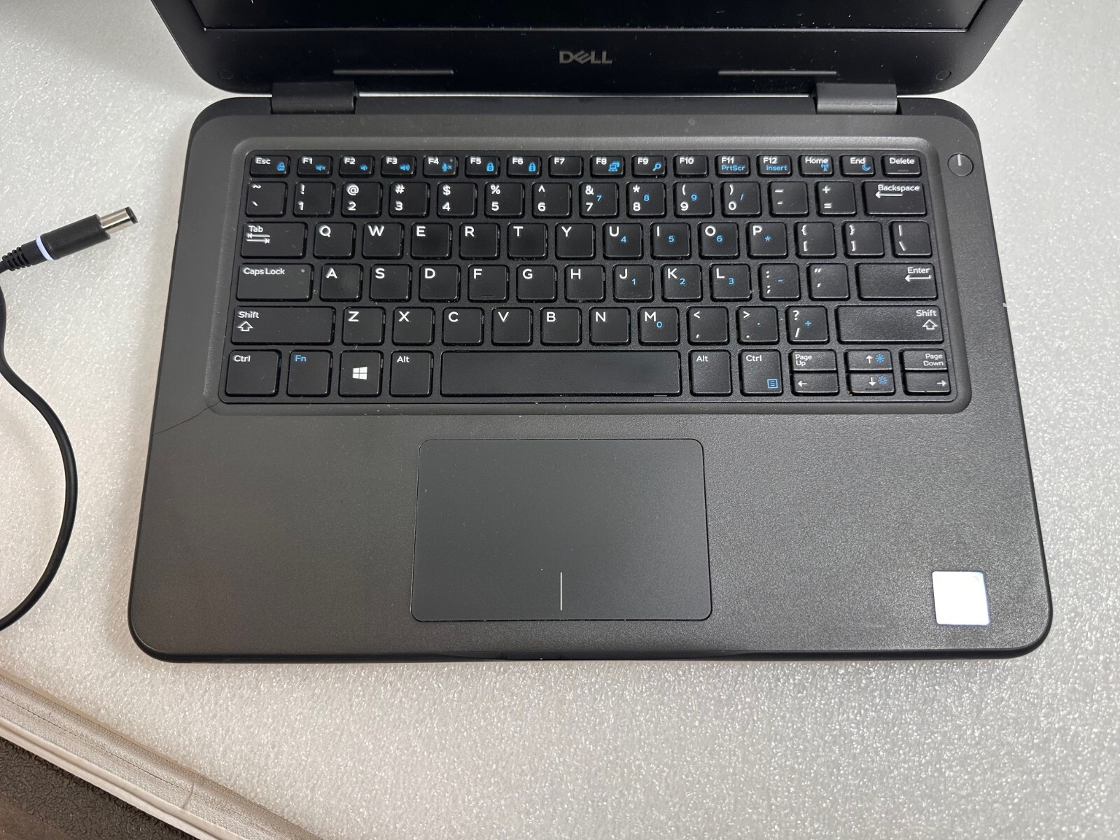 Dell Latitude 3300 13.3″ Intel Core i3 7th Gen 4gb ram 128gb PCIe- No OS