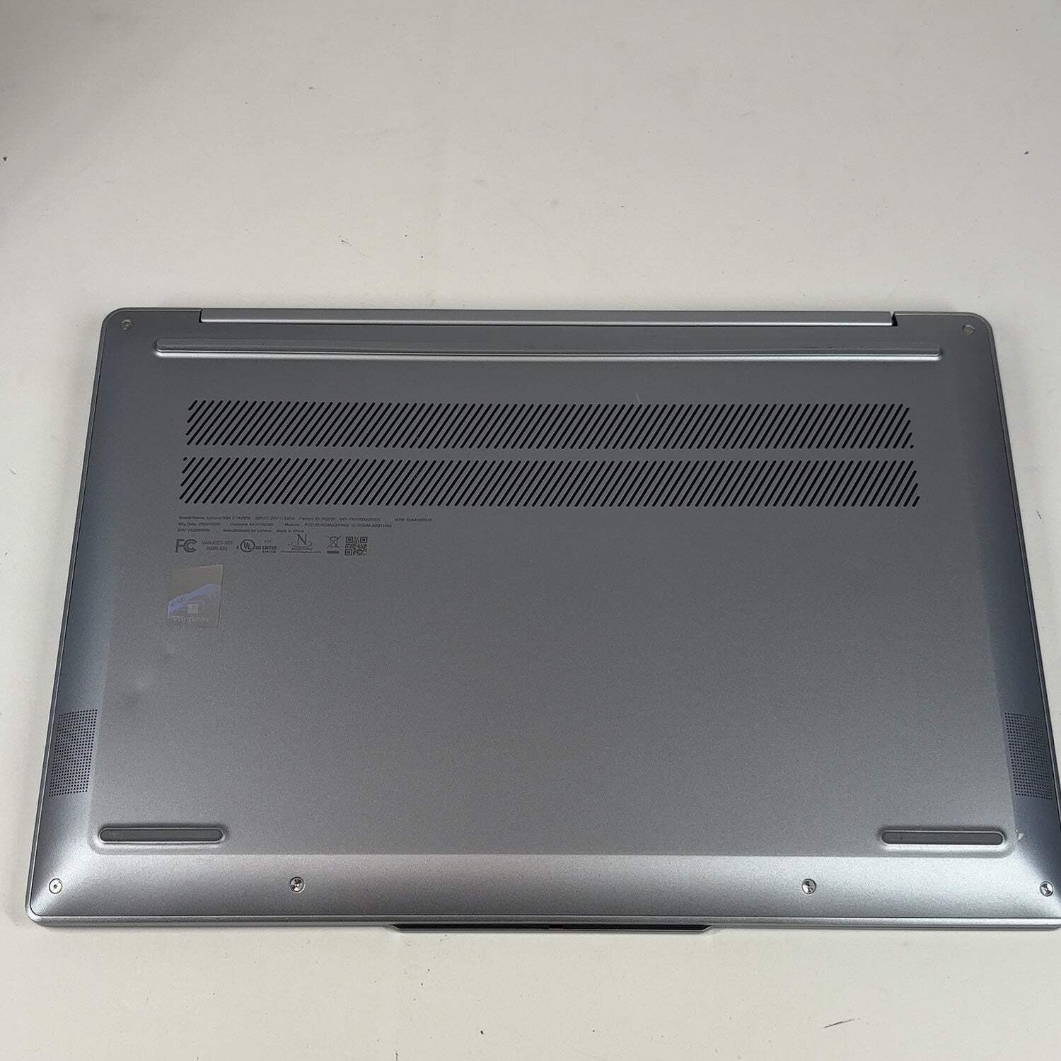 Lenovo Slim 7i 83A4 14″ i5-1340P 1.9GHz 16GB RAM 1TB SSD