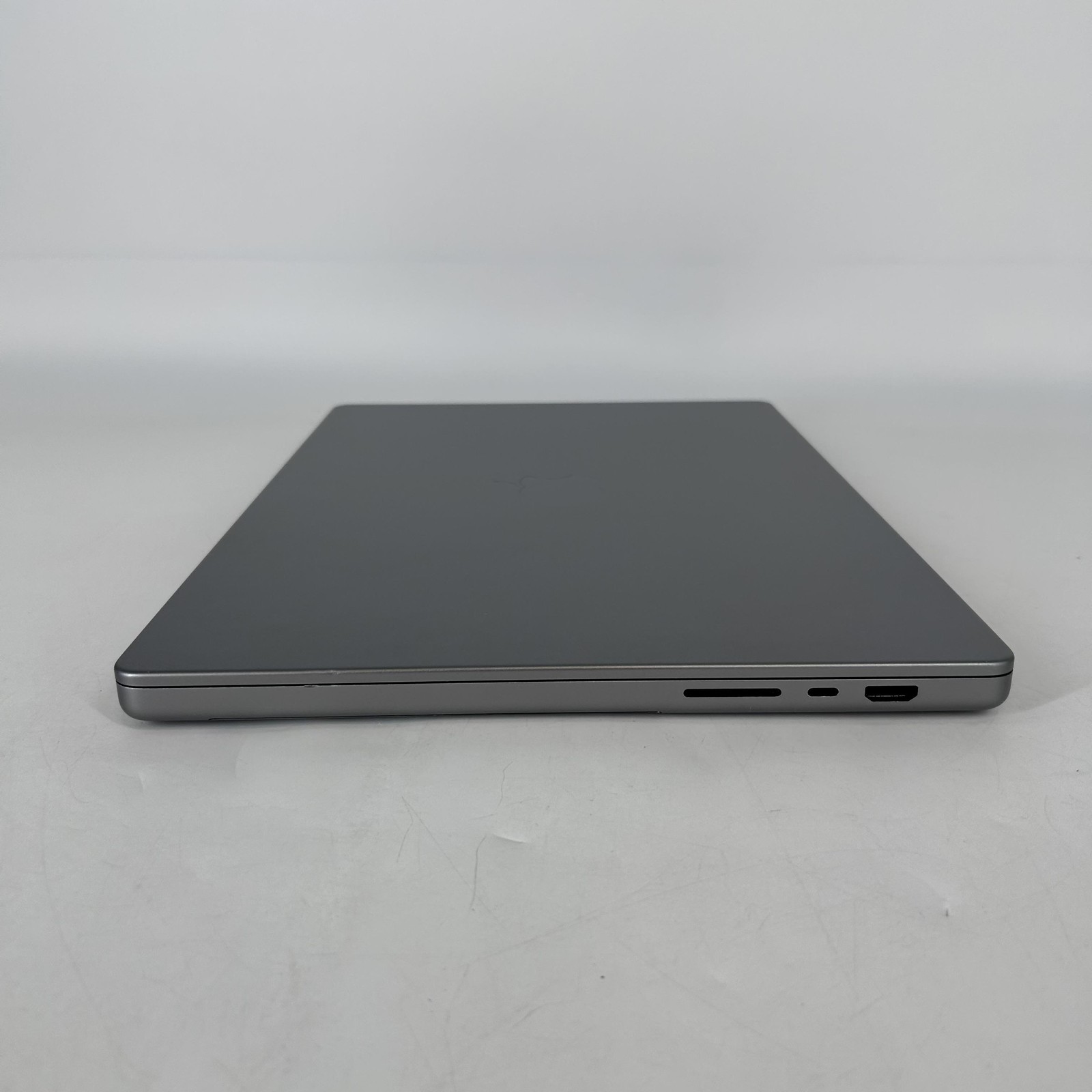 MacBook Pro 16 Gray 2021 M1 Pro 10-Core CPU 16-Core GPU 16GB 512GB Pink Hue