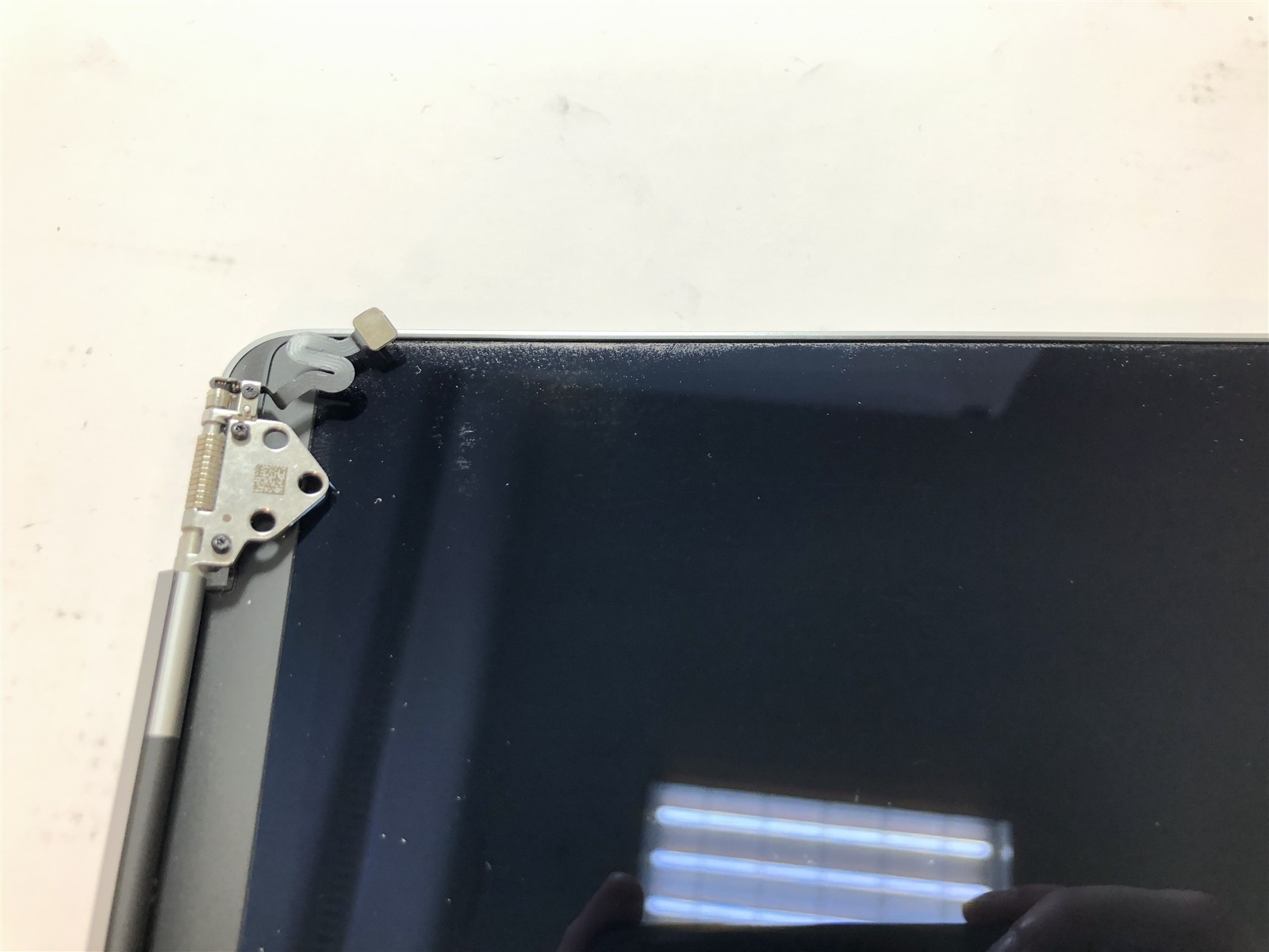 Apple MacBook Pro A2141 16″ Screen Assembly Space Gray 661-14200 – Grade C