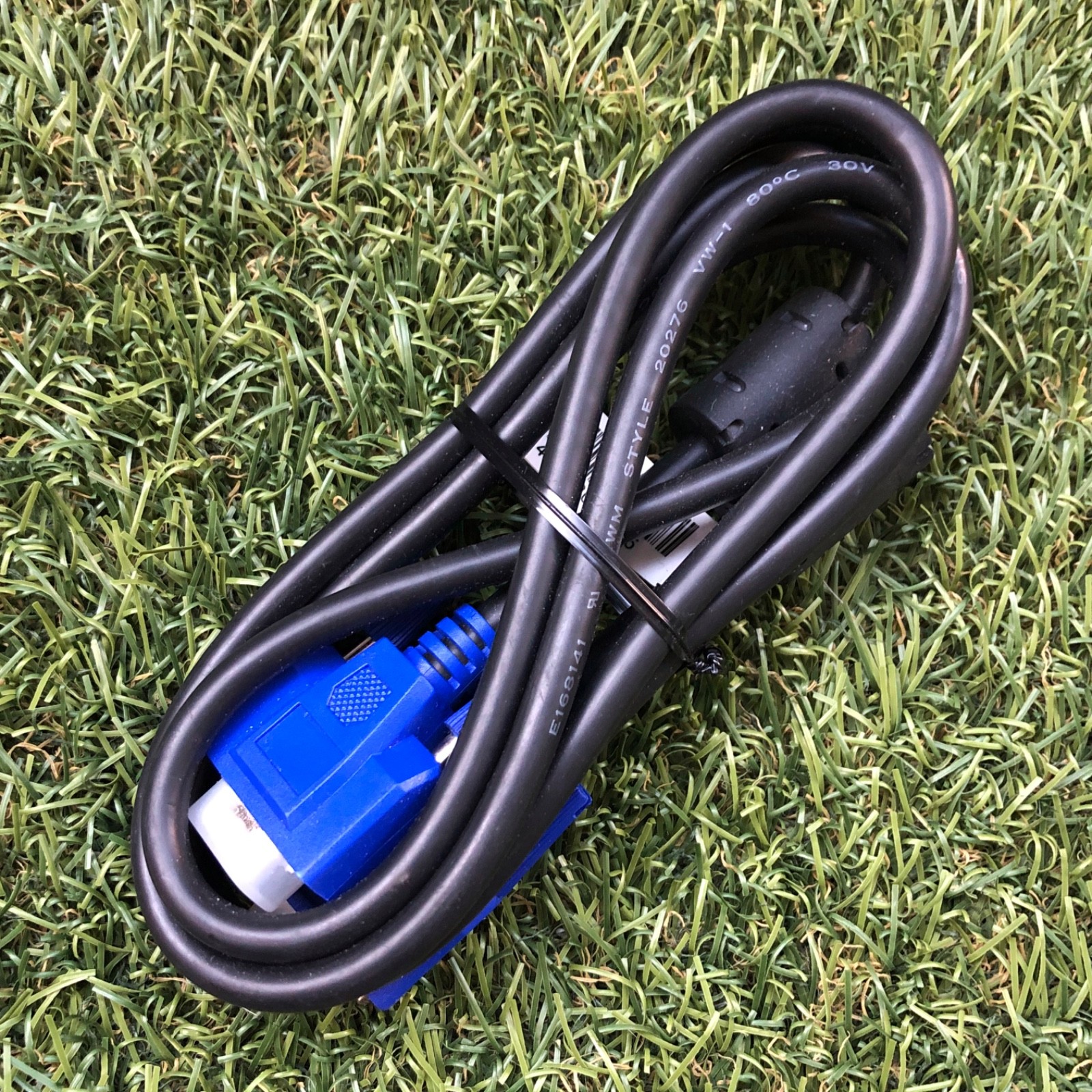 Baohing 5 ft 42.00200G105/1831 Black & Blue 15-pin VGA Cable