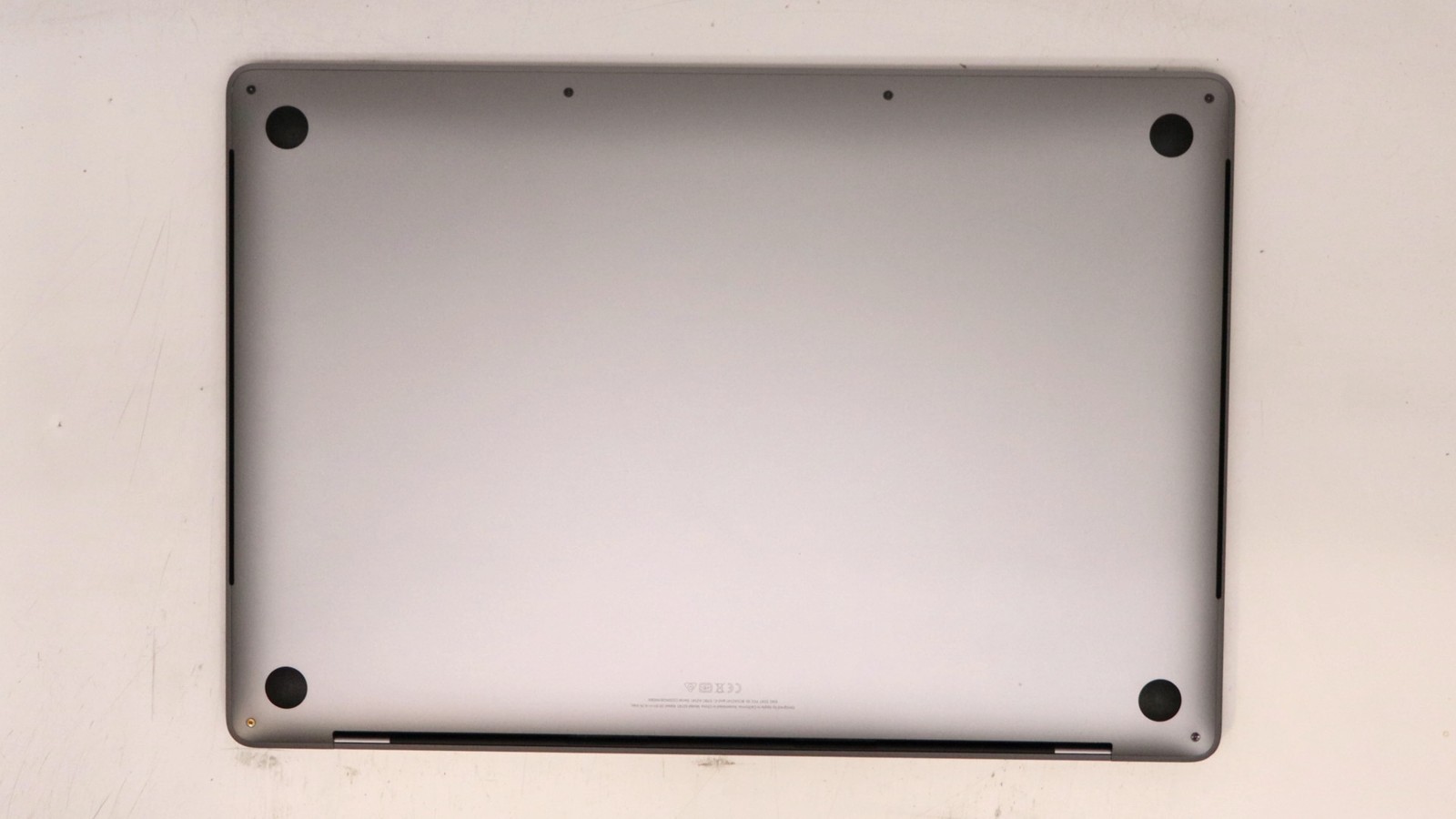 Apple Macbook Pro 16″ i9-9980HK 32GB 2048GB – Very Good