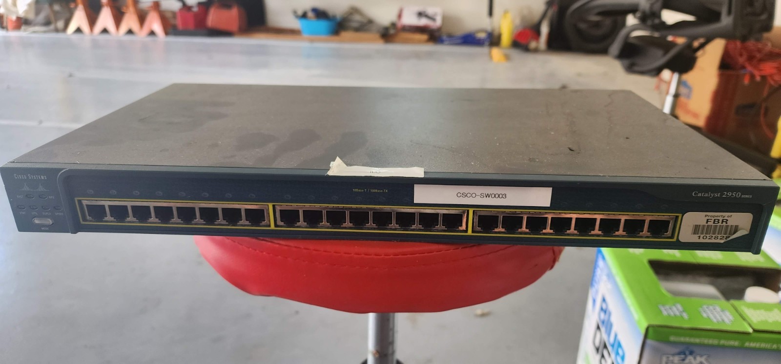Cisco Systems Catalyst 2950 Series WS-C2950-24 24-Port Fast Ethernet Switch