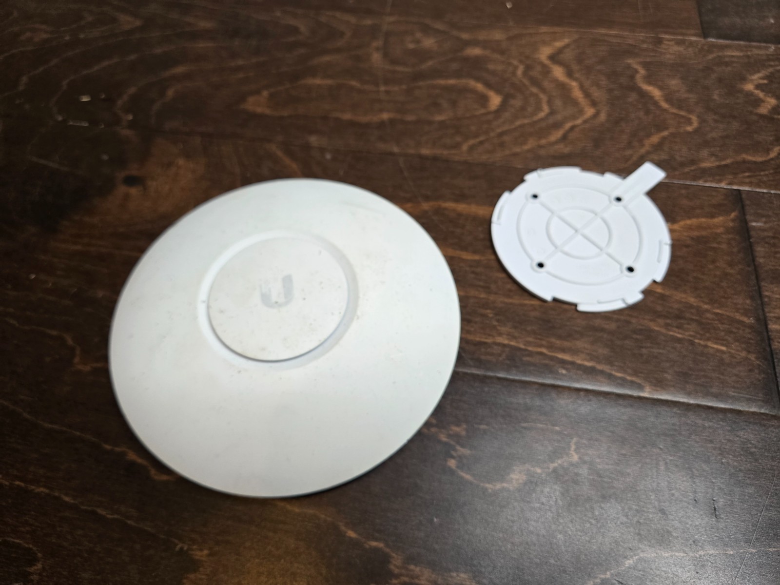 Ubiquiti UniFi AP (UAP-AC-LITE) Wireless Access Point Indoor