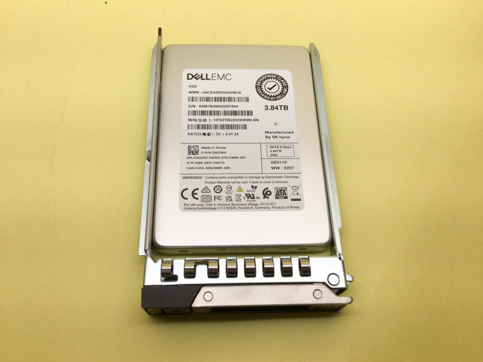 3GDK0 DELL 3.84TB SATA 6Gb/s Read Intensive 2.5” SSD 03GDK0 HFS3T8G3H2X069N