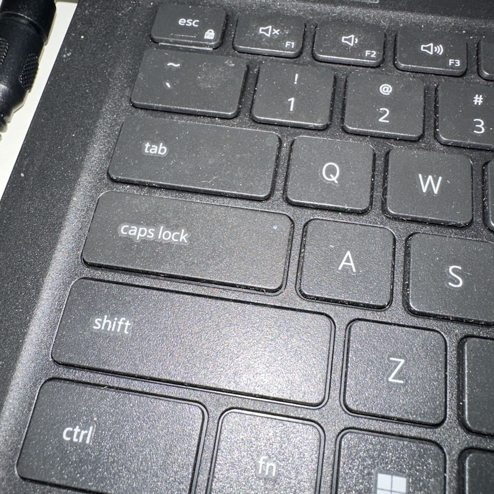 Dell Latitude 3420 14″ Laptop i5-1135G7, No RAM/Storage, Won’t Power on