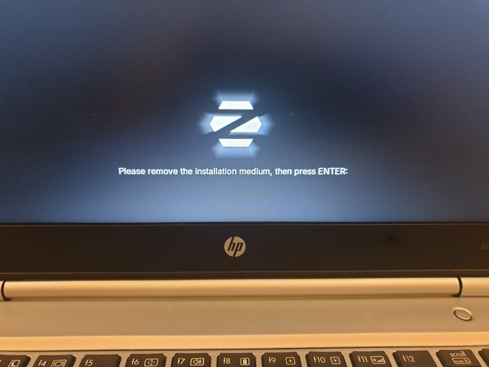 Linux Zorin OS 18 Core, 64-bit, Bootable Live and Install USB Flash Drive