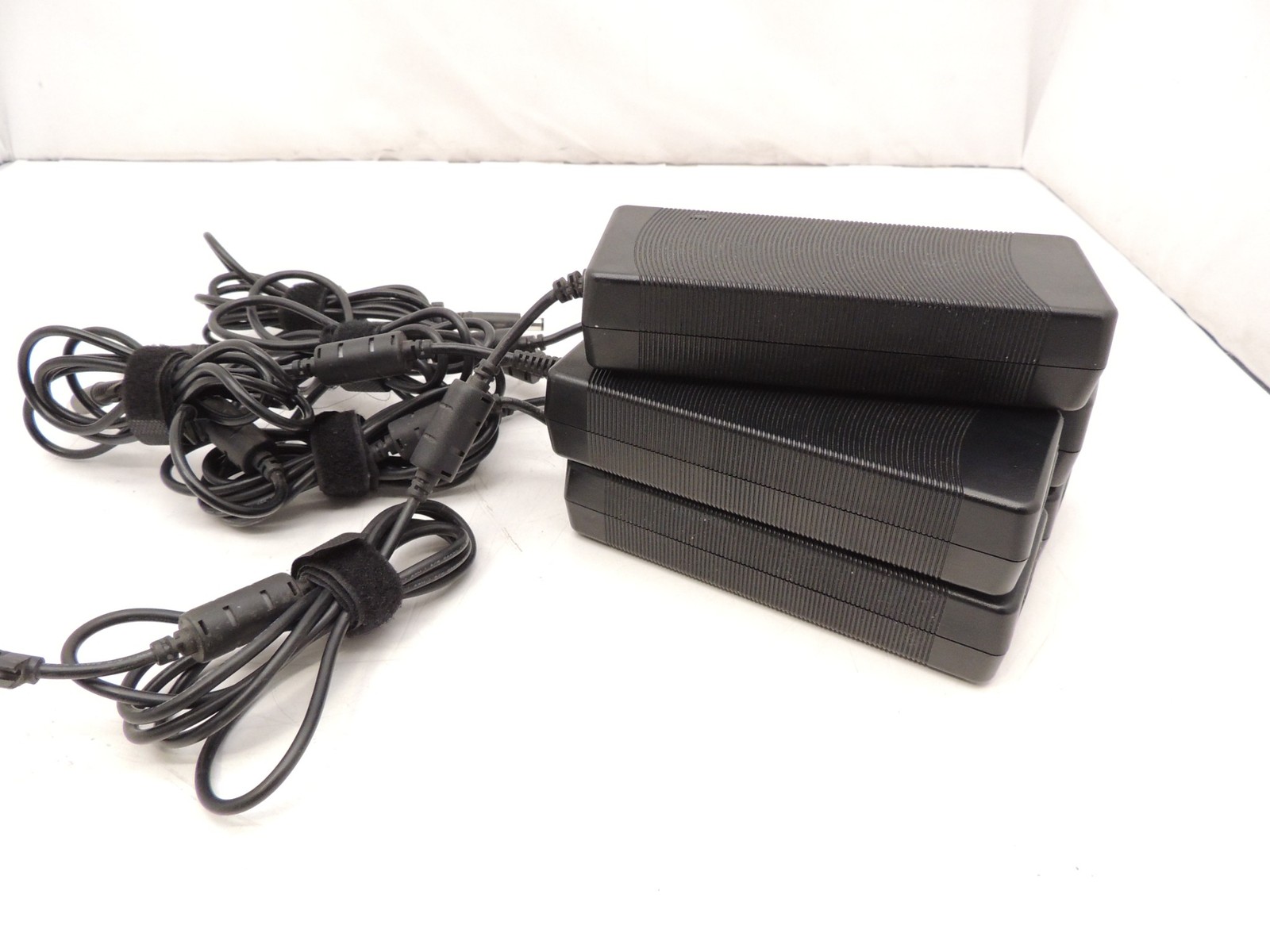 Lot of 5 Genuine HP 19V 7.1A 135W 481420-001 647982-002 397747-001 Power Adapter