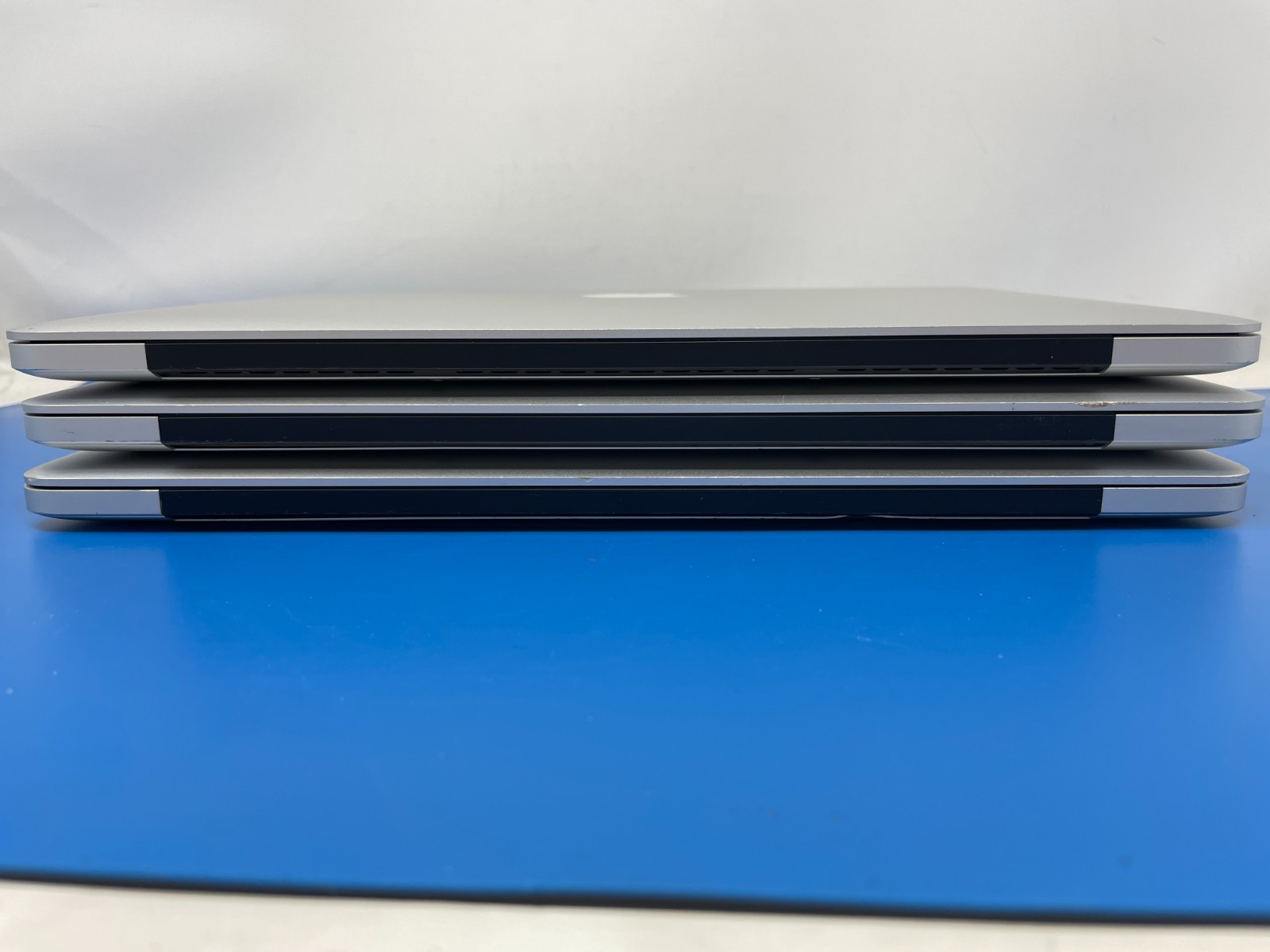 Lot: 3 Apple MacBook Pro A1502 MF839LL/A i5-5257U@2.7GHz 8GB RAM 128GB SSD w/ OS