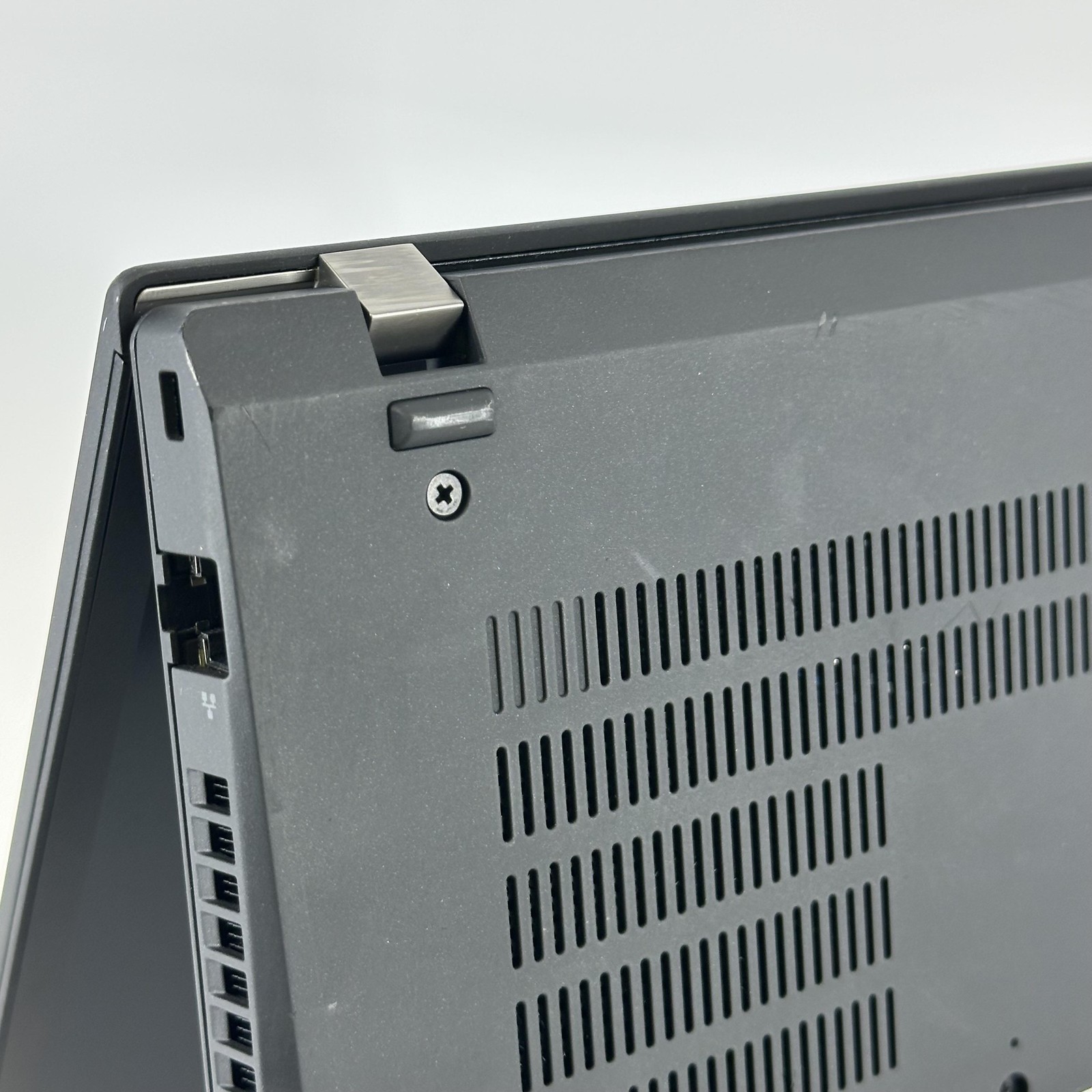 Lenovo ThinkPad T14 Gen 2 FHD 2.3 GHz Ryzen 5 PRO 5650U 16GB 256GB SSD Good