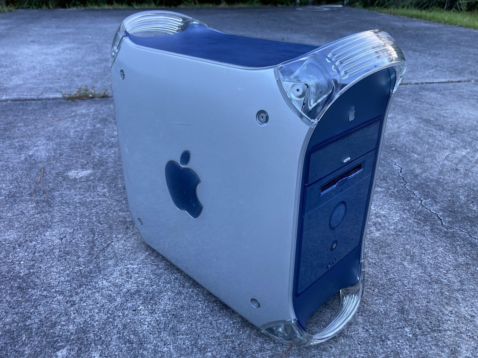 Power Mac G4 M5183 Dual 500 MHz, ATI Rage 128 Pro, Pro Keyboard M7803, OS X 10.2