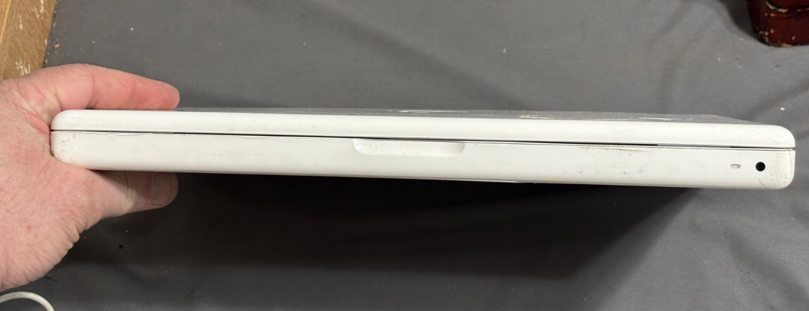 Vtg APPLE 13″ MACBOOK 160GB OS-X Laptop computer A1181 2G RAM 1.83MHz Core Duo