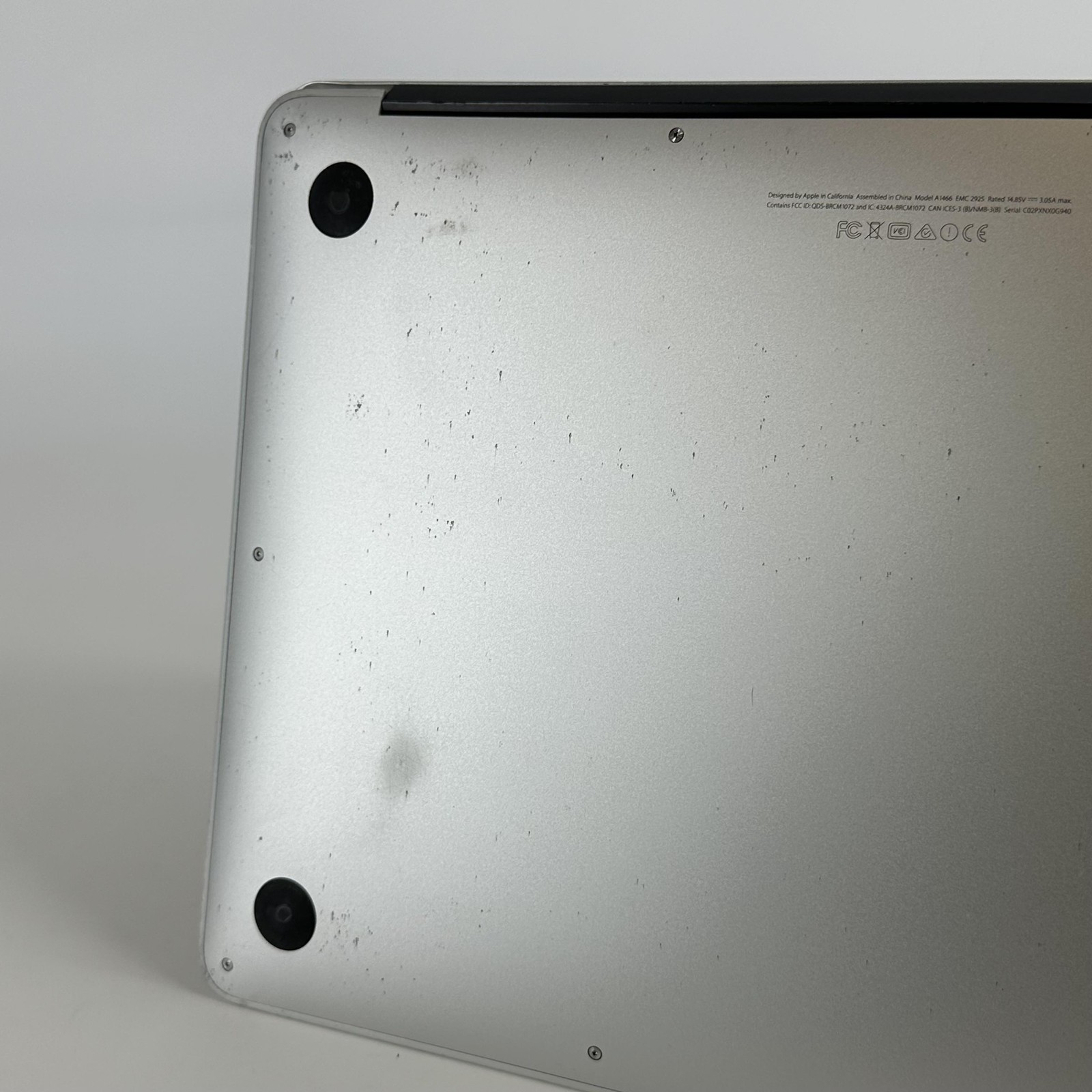 MacBook Air 13 Silver 2015 1.6 GHz Intel Core i5 5th Gen. 4GB 128GB Bent Frame