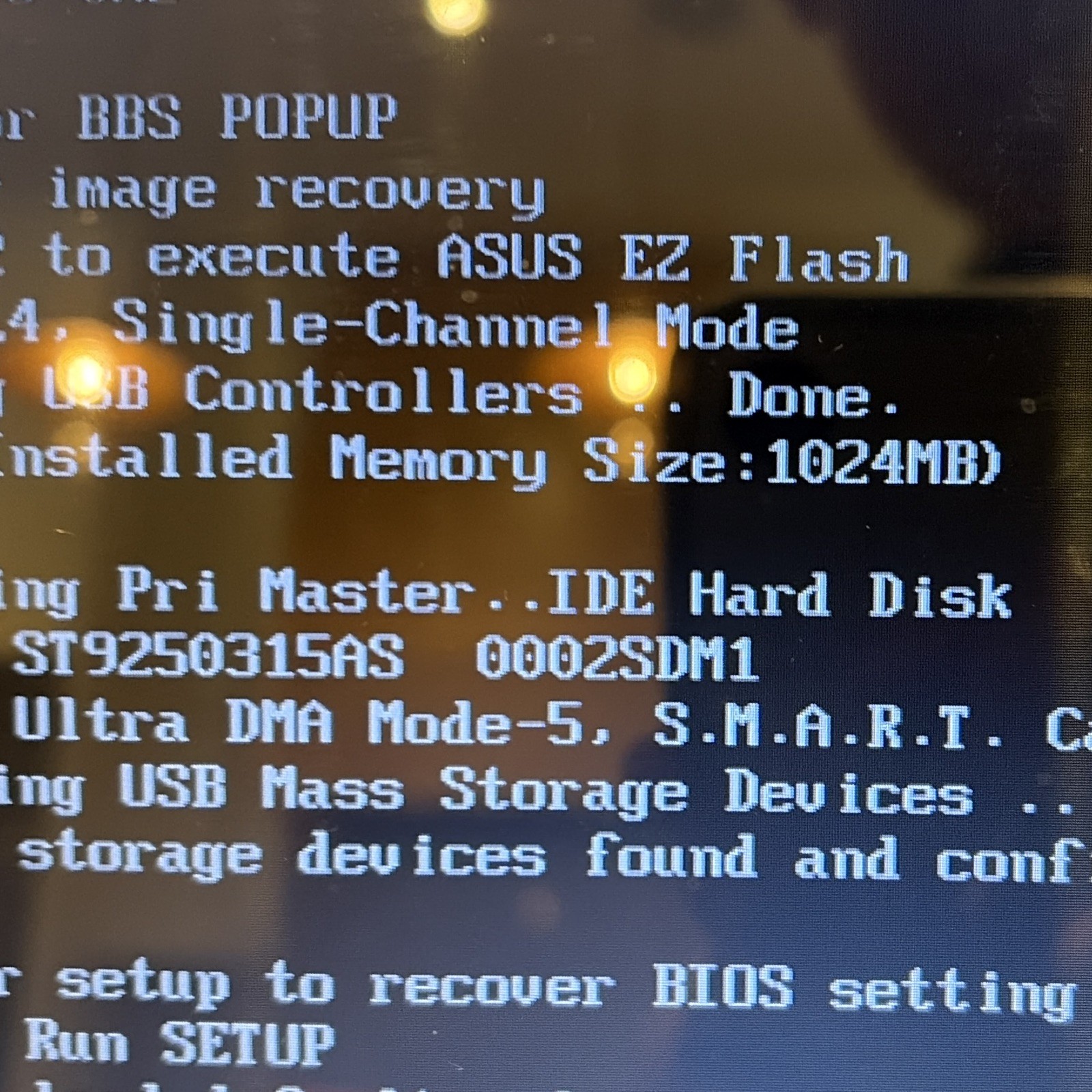 ASUS Eee PC 1005HA Netbook, Intel atom, windows 7. 1024mb installed memory