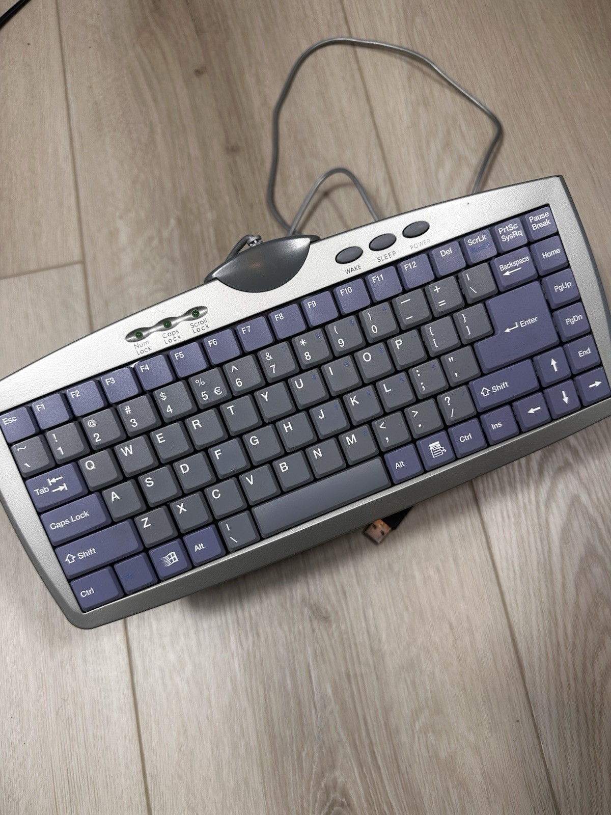 Zippy WK610 Compact Keyboard & Klemm Enterprises Mini Under-Desk Tray Bundle