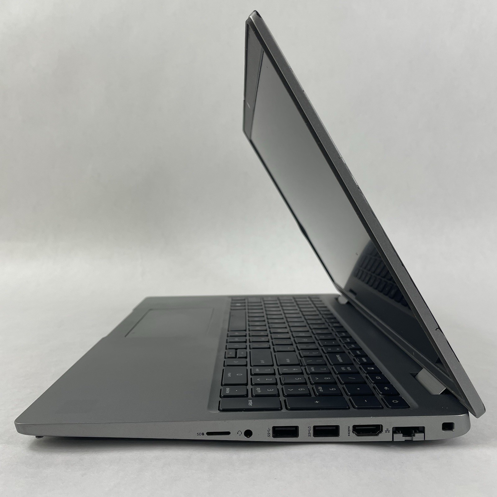 Dell Latitude 5520 15.6″ i5-1145G7 2.60 GHz 16 GB RAM No SSD/OS/AC