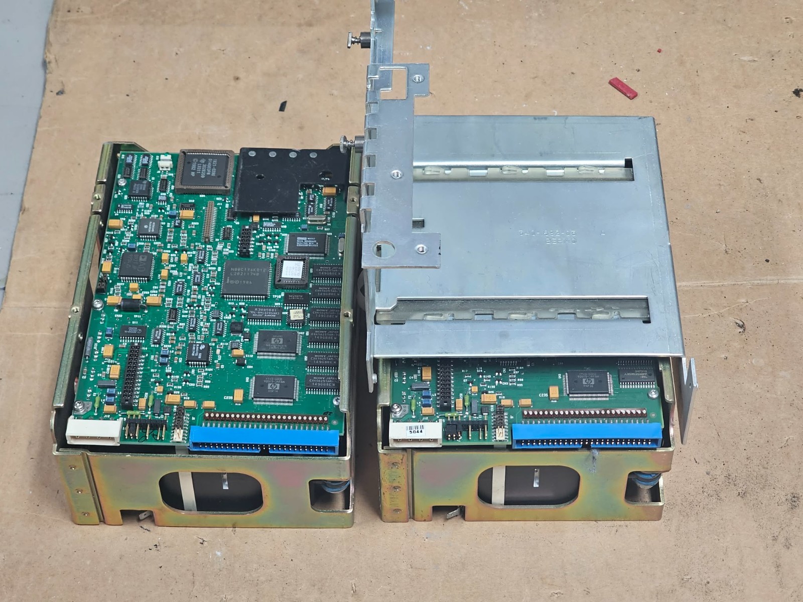 Rare Retro Vintage Lot 2x Clean HP 1.3GB SE MFM Hard Disk Drives 97560 w/Cage