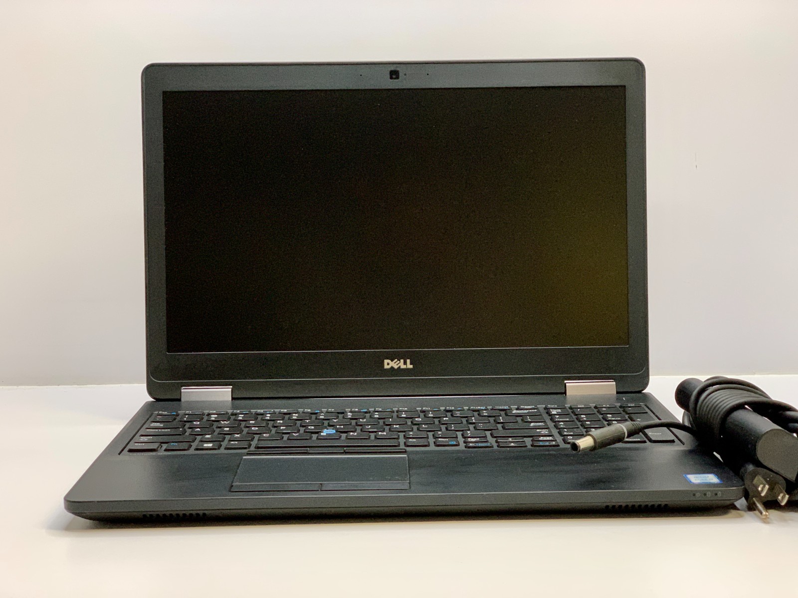 Dell Latitude E5570 | i7-6600U | 8GB RAM | 320GB HDD | LINUX | NO BATTERY