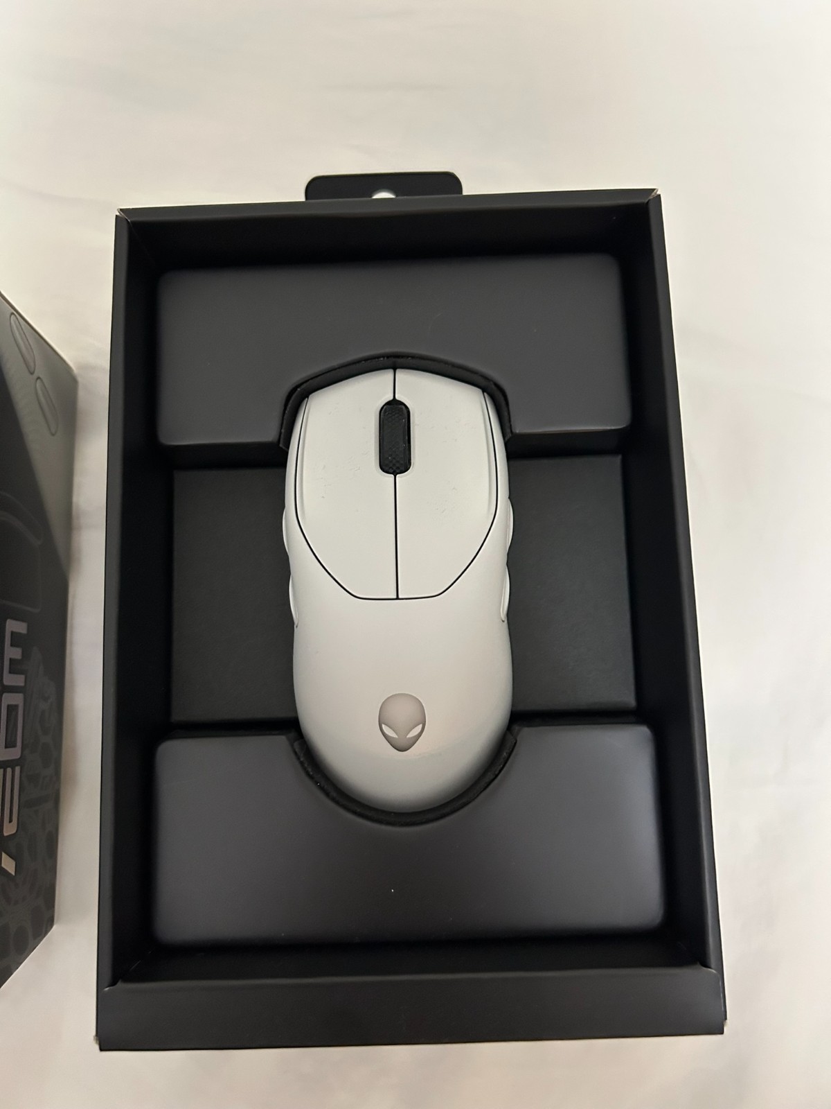 Alienware Tri-Mode AW720M Wireless Gaming Mouse, Lunar Light