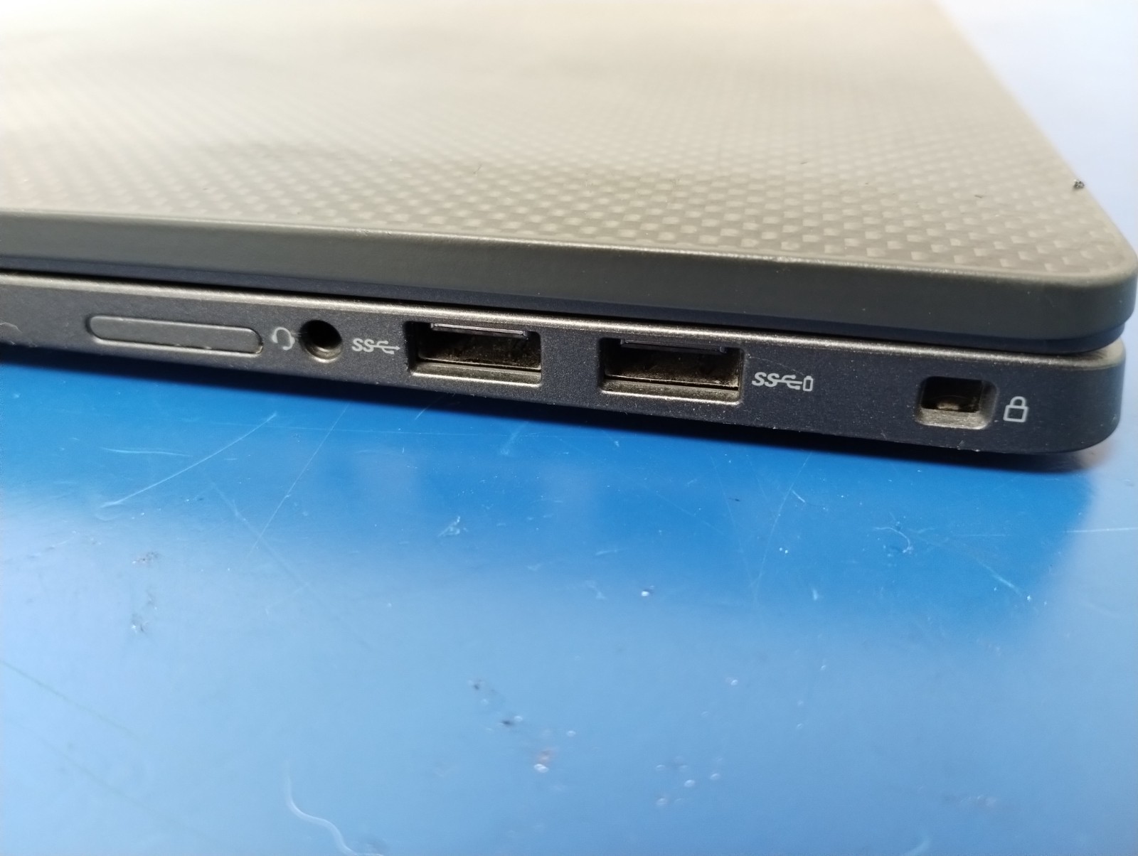 DELL LATITUDE 7410, Intel Core i7-10610U, 1.80 GHz, 16 GB RAM, 256 GB M.2