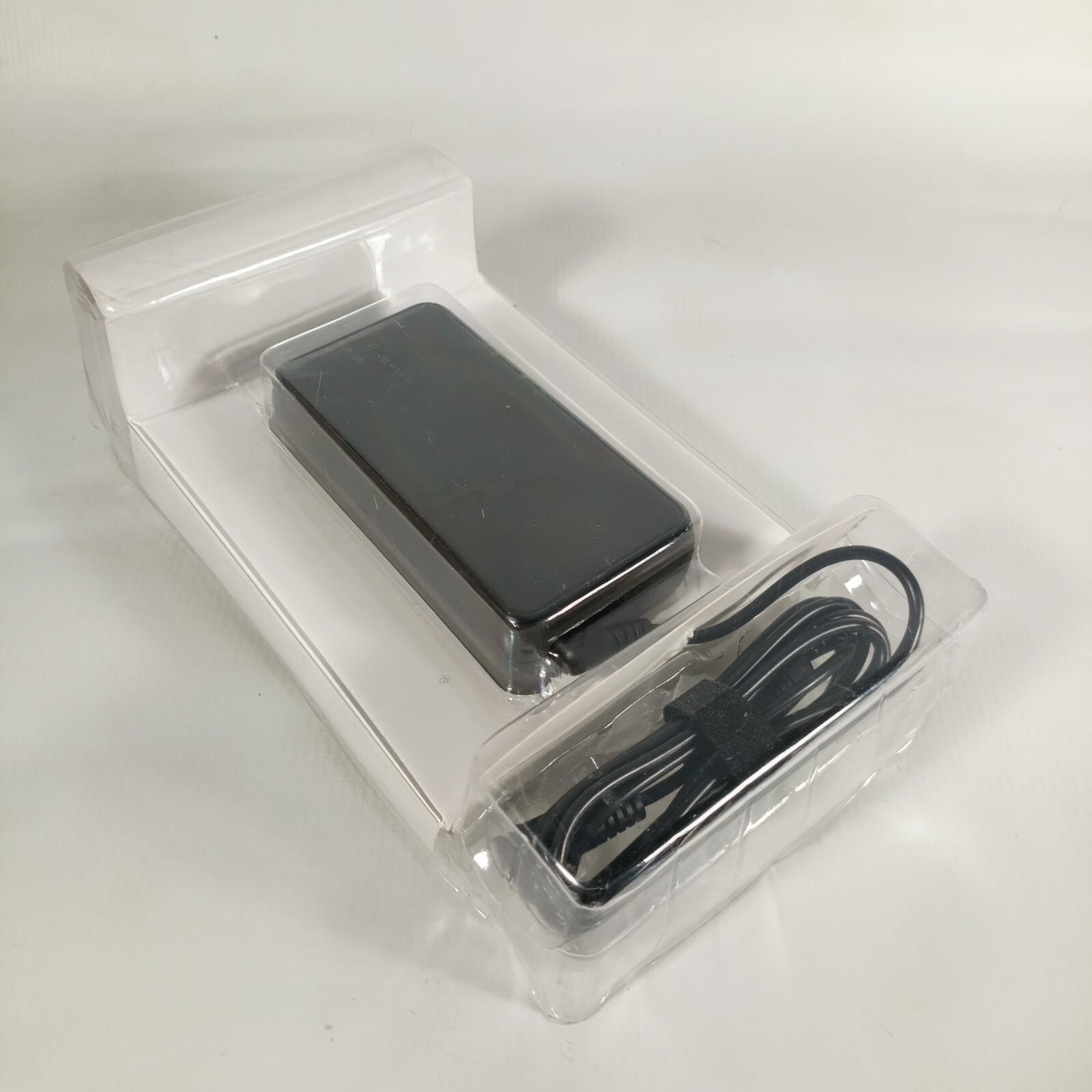 Targus AC Adapter APA90US 90W Laptop Tablet Phone Charger Multiple Tips