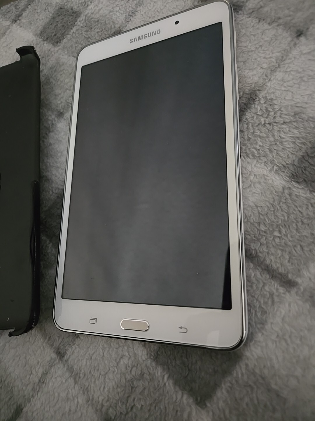 Samsung Galaxy TAB 4 White 7.5 Inch Touchscreen Tablet 8GB Model No. SM-T230NU