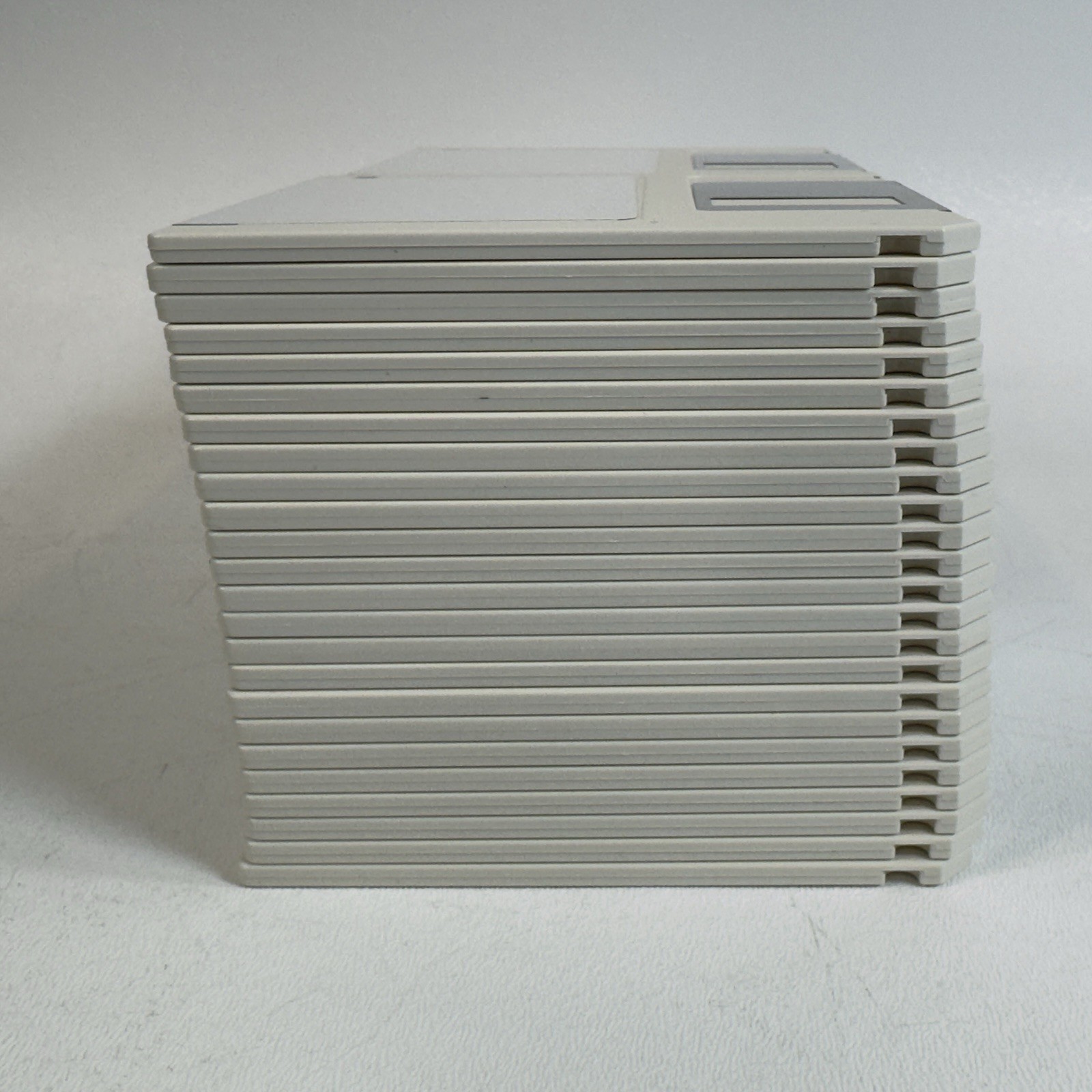 Lot of 48 Unused 3.5″ Floppy Disks -Double-Sided Double-Density (DSDD) 720KB NEW