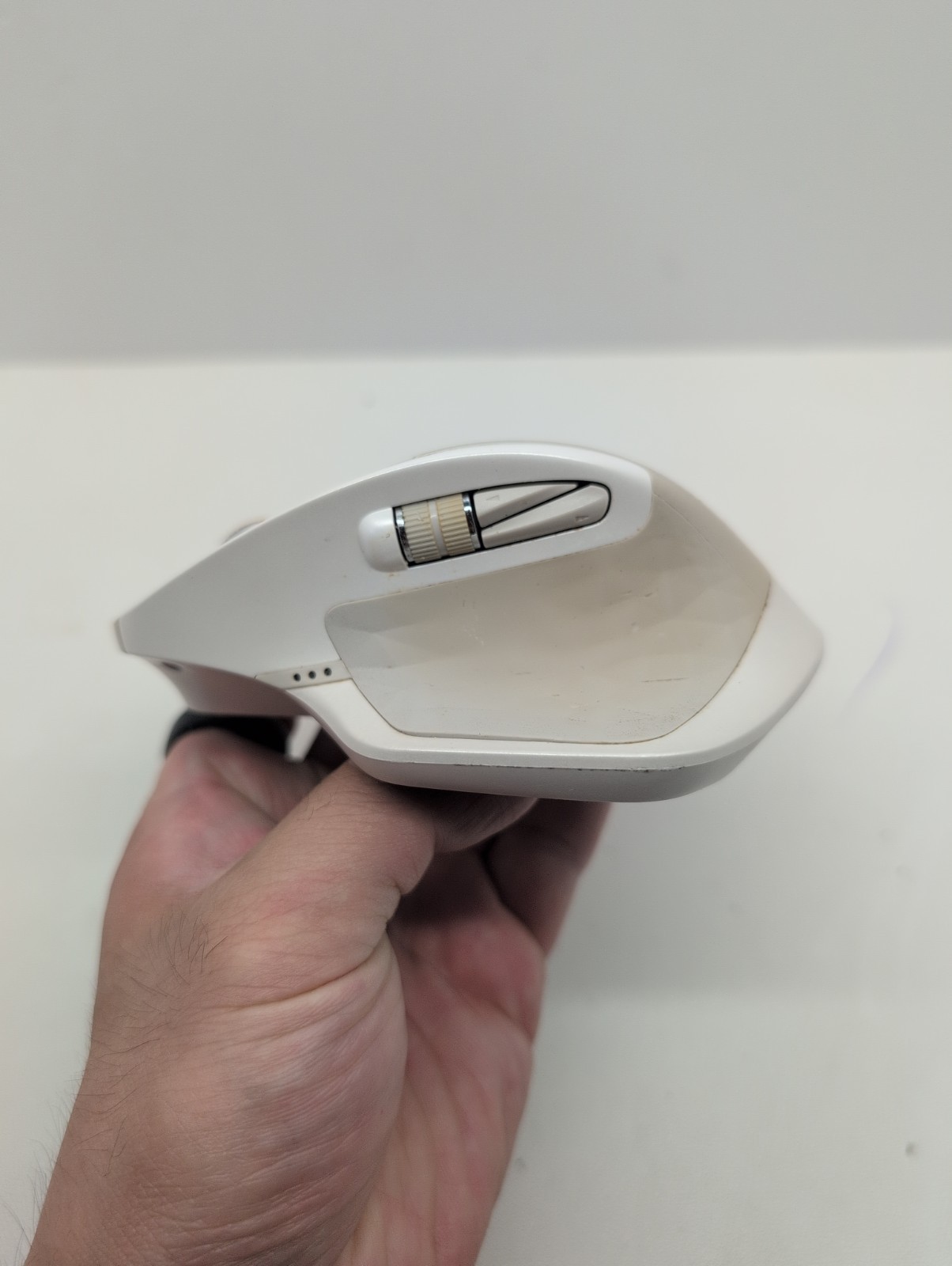 Logitech MX Master Wireless Mouse – 1st Gen – Pale gray with dongle