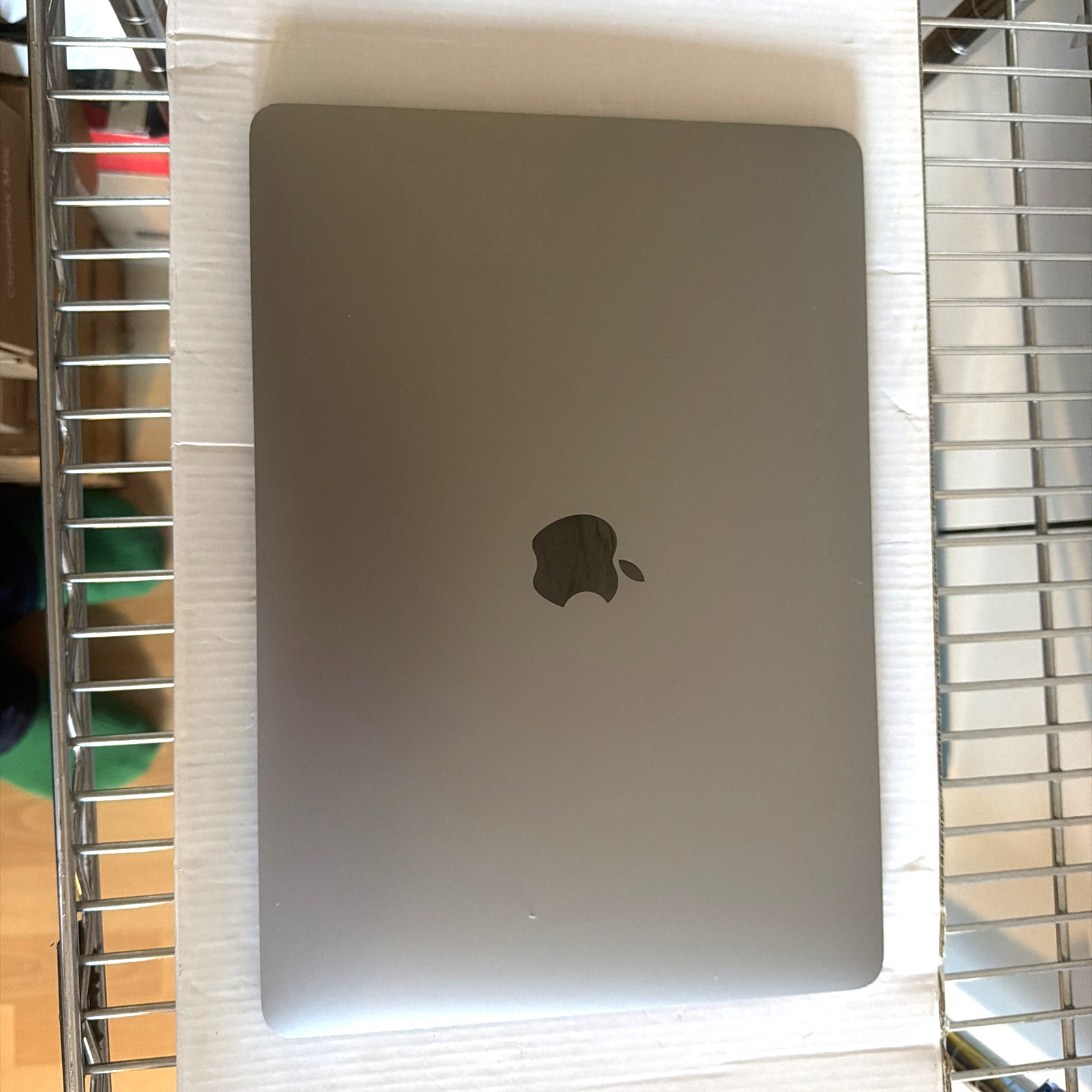 Apple MacBook Pro A1989 2018 i7 16GB RAM 256GB SSD 13″ Space Gray-Touch Bar NICE