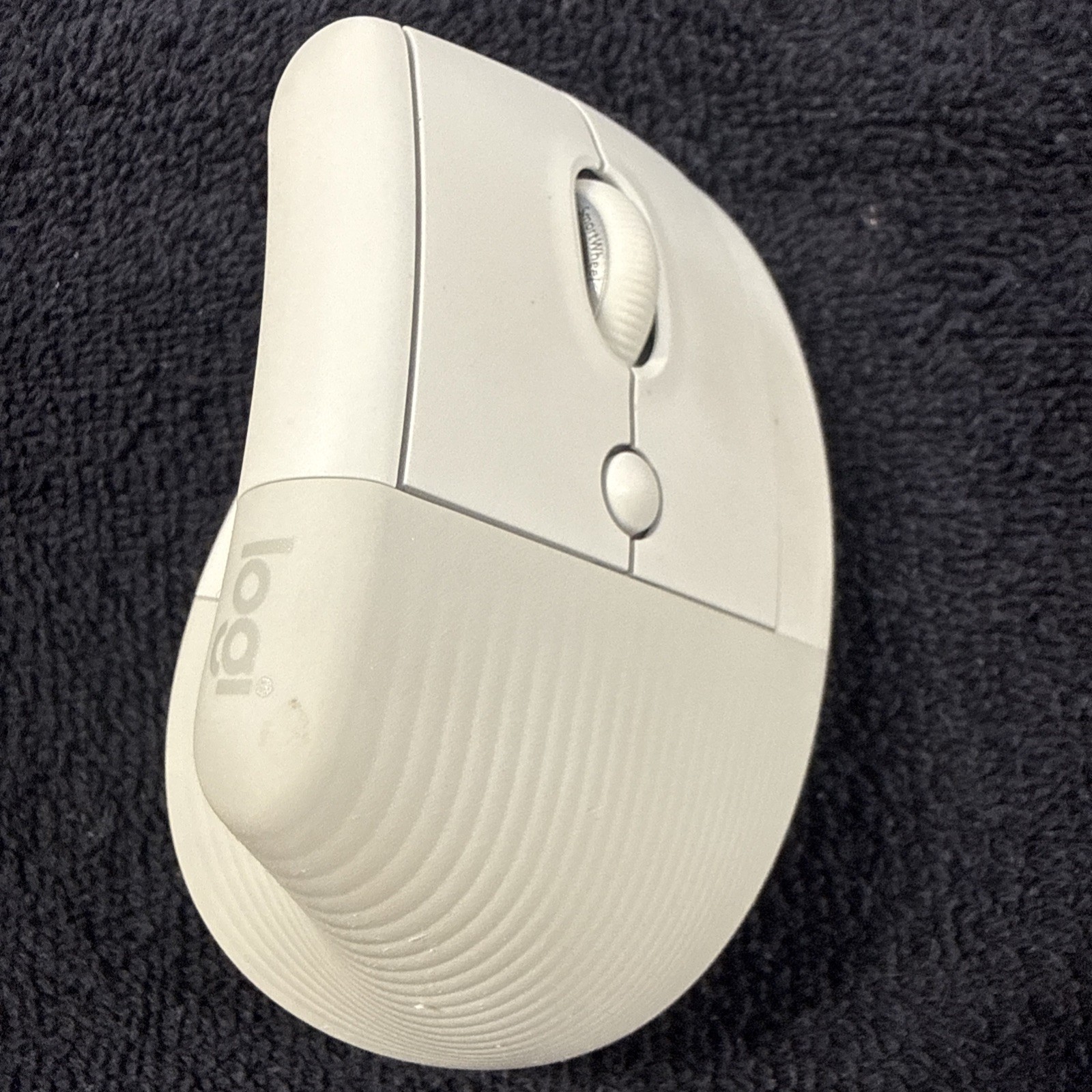 Logitech Lift Vertical Ergonomic Mouse Wireless With Dongle – White