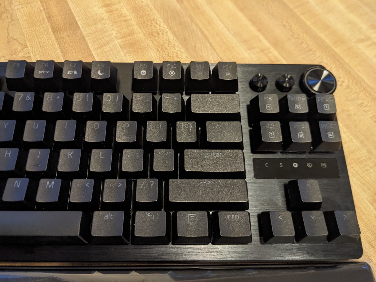 Razer Huntsman V3 Pro Tenkeyless Wired USB Black Keyboard w/ Wrist Rest